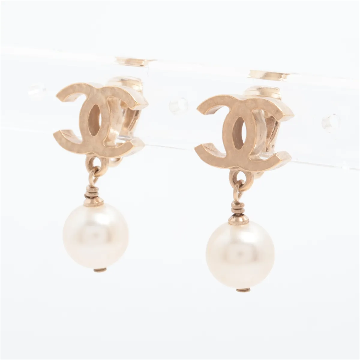 Coco Mark 07A Earrings (for both ears) GP x Faux Pearl Gold — view 3