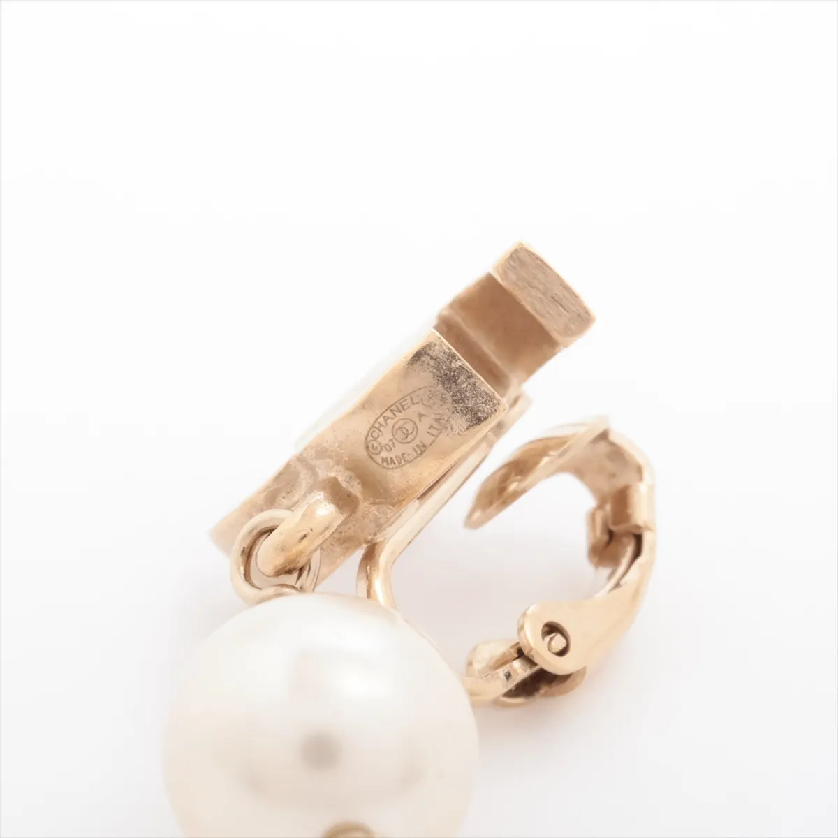 Coco Mark 07A Earrings (for both ears) GP x Faux Pearl Gold — view 5