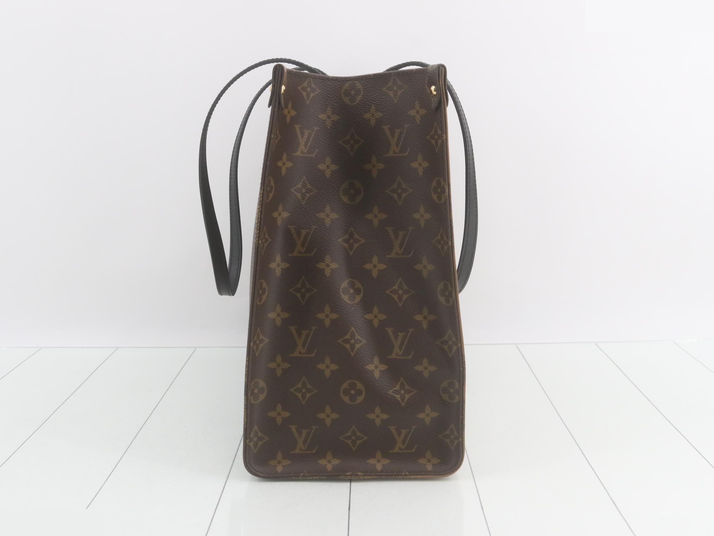 Monogram Giant Reverse OnTheGo GM 2-Way Tote Bag — view 3