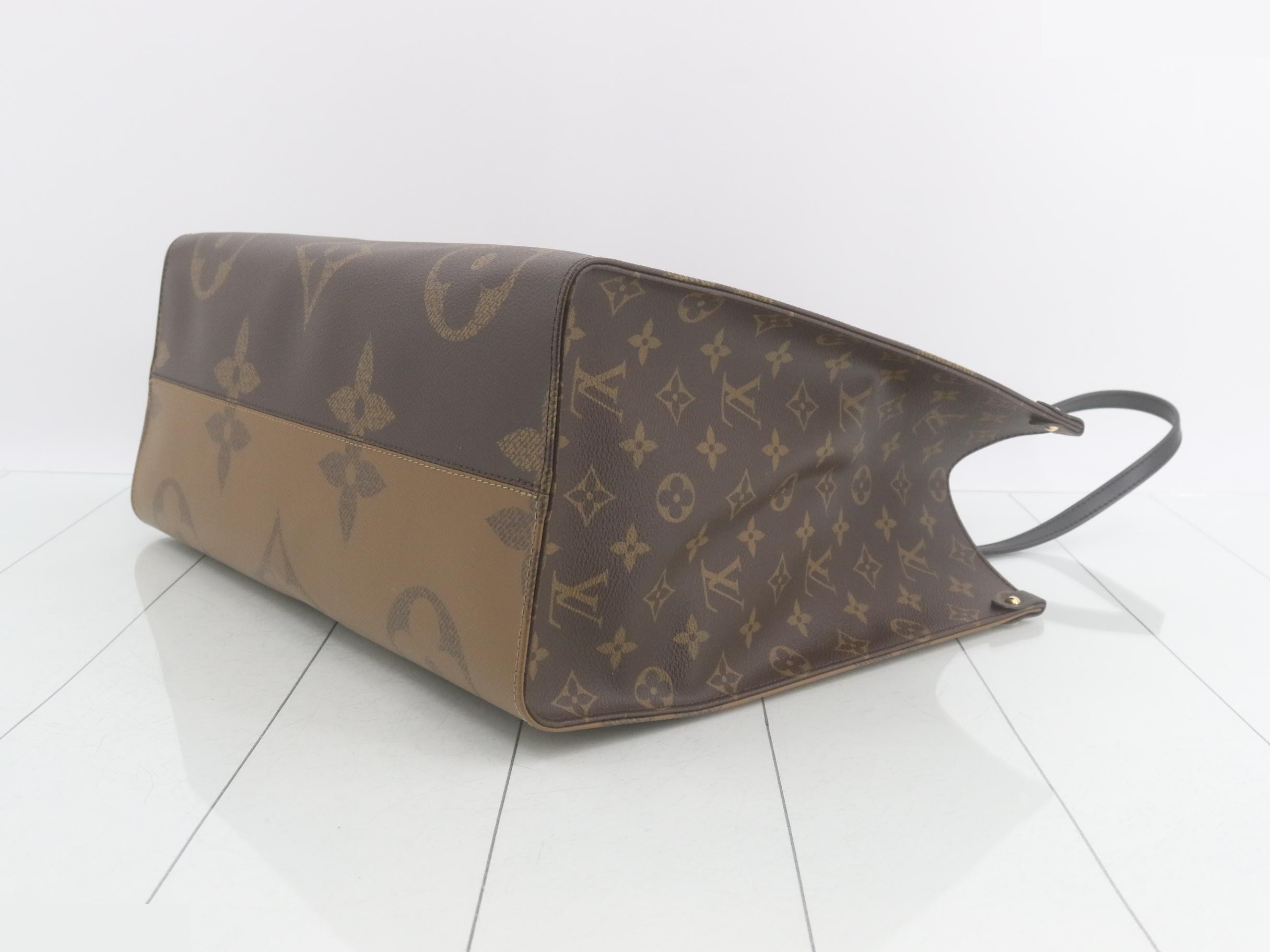 Monogram Giant Reverse OnTheGo GM 2-Way Tote Bag — view 6