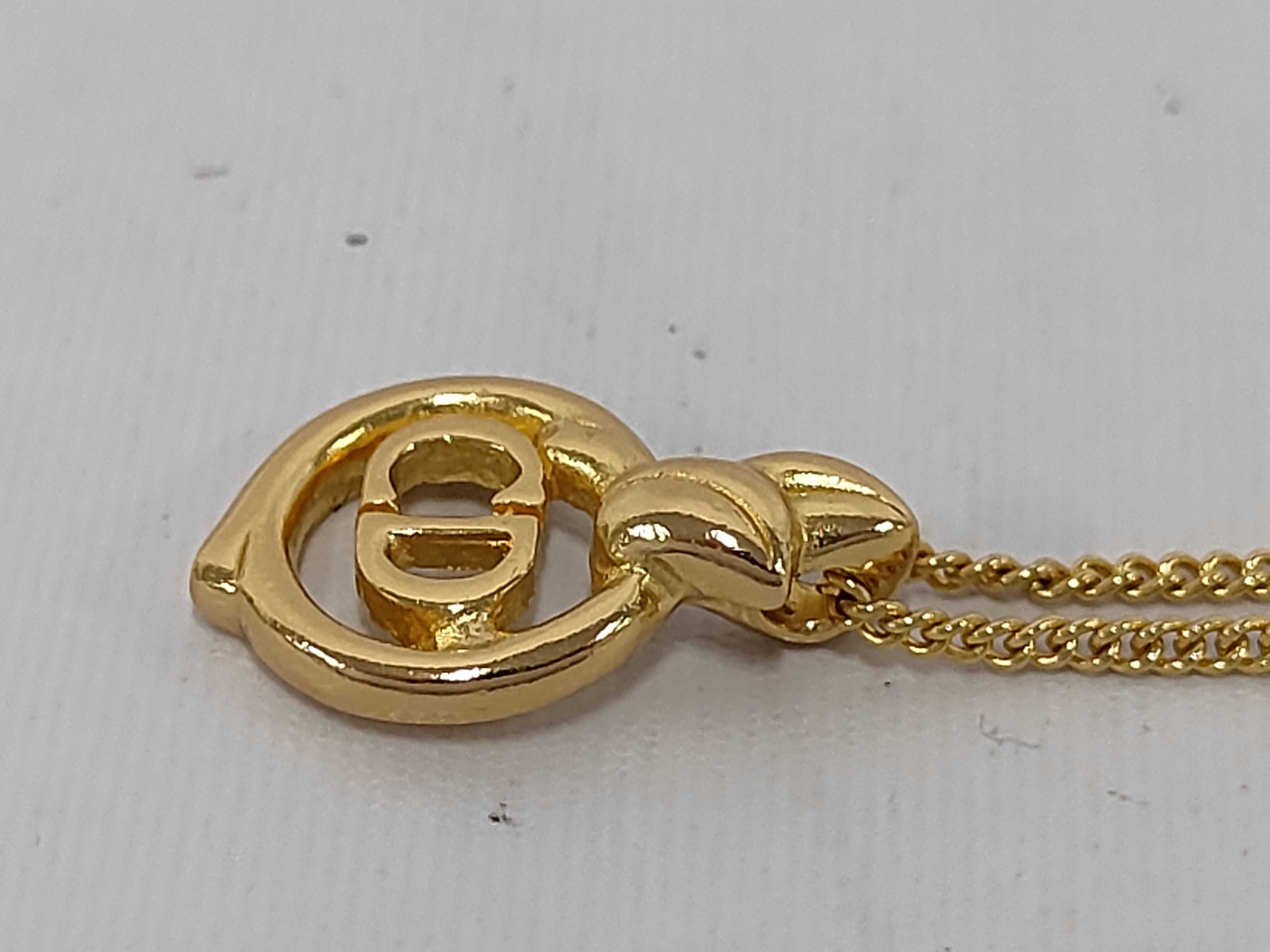 necklace — view 3