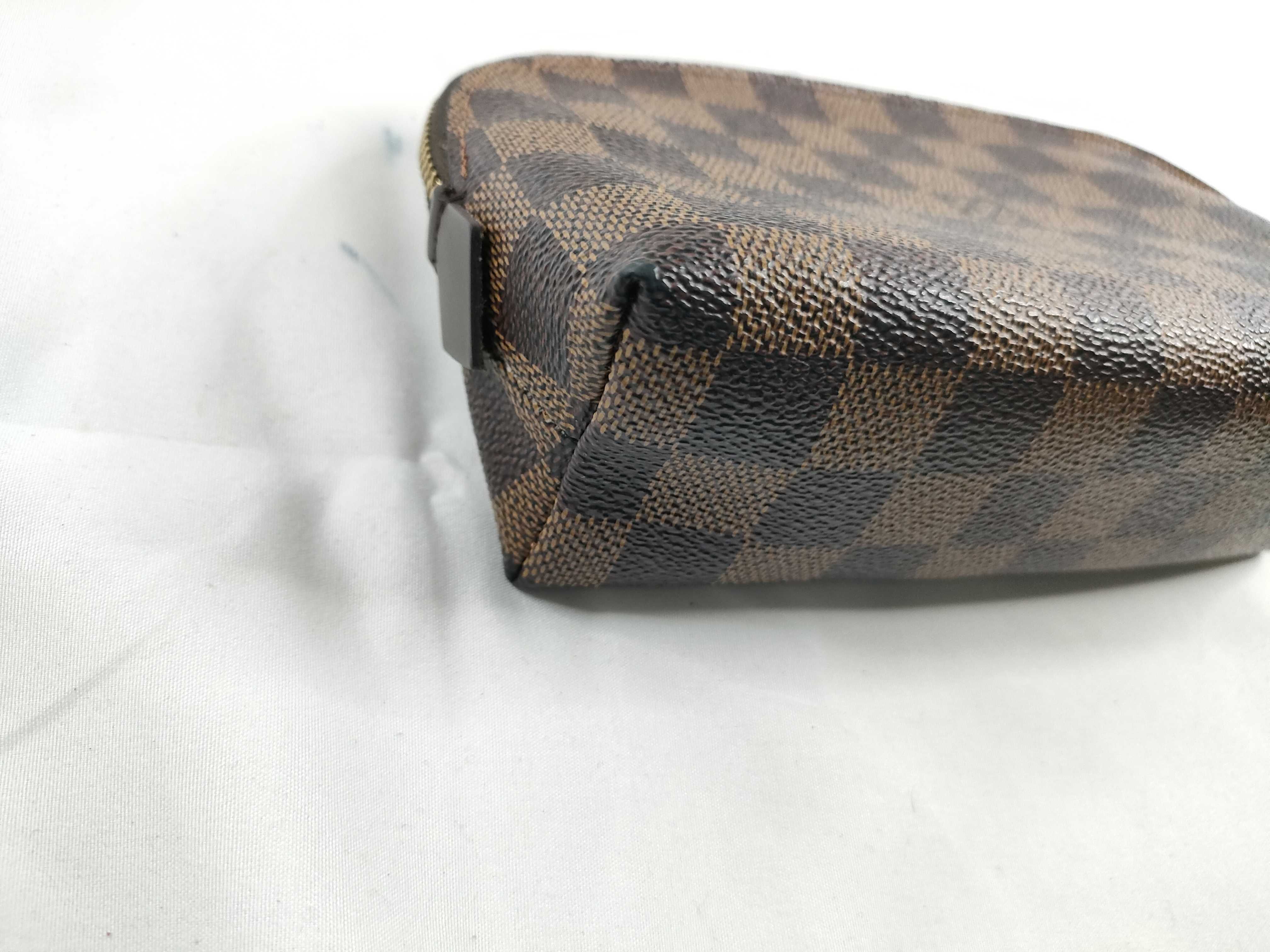 Damier Vuitton N47516 Pochette Cosmetic Pouch — view 3