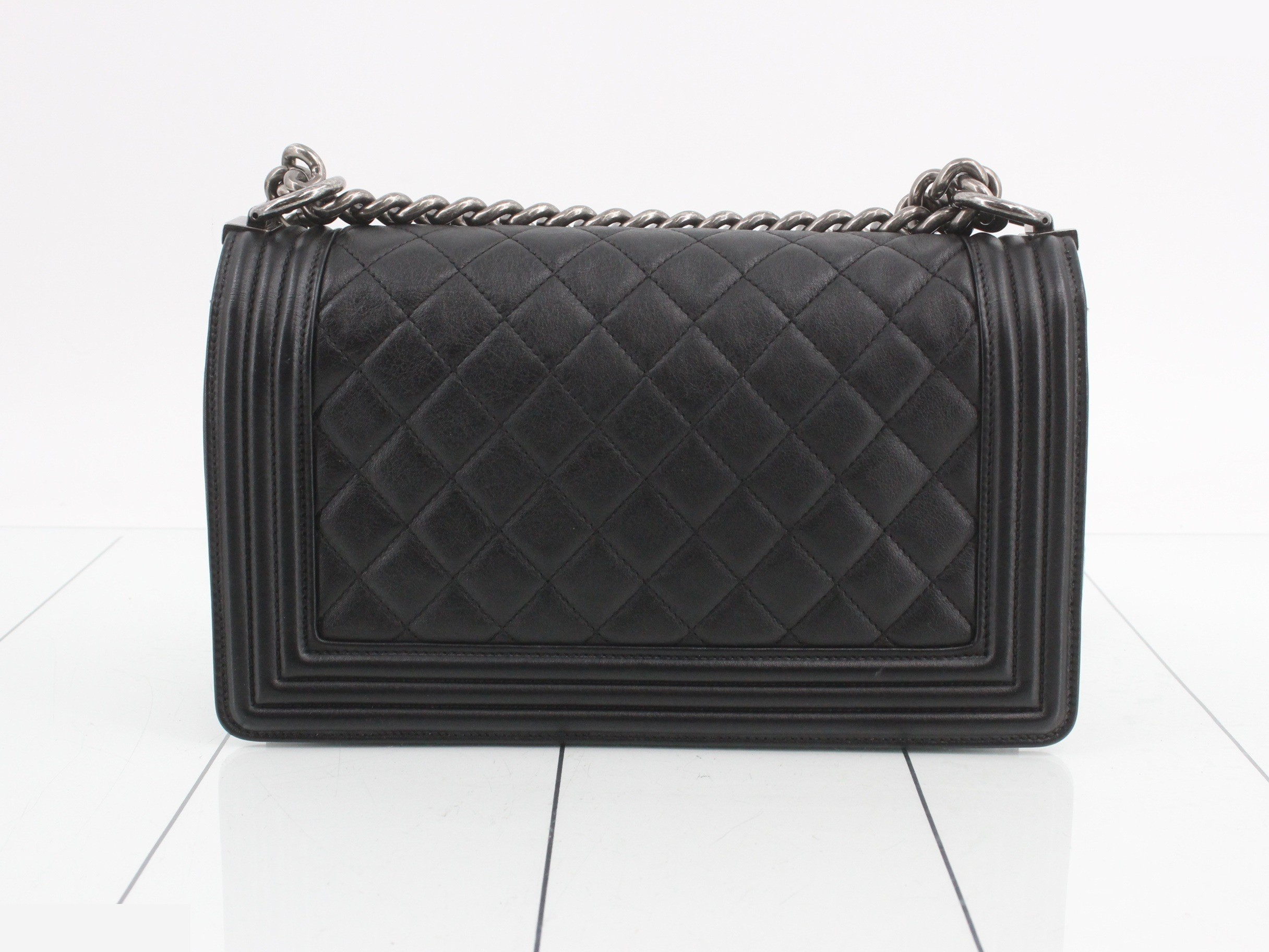 Boy Chanel Lamb Chain Shoulder SV Metal Fittings No. 18 — view 2