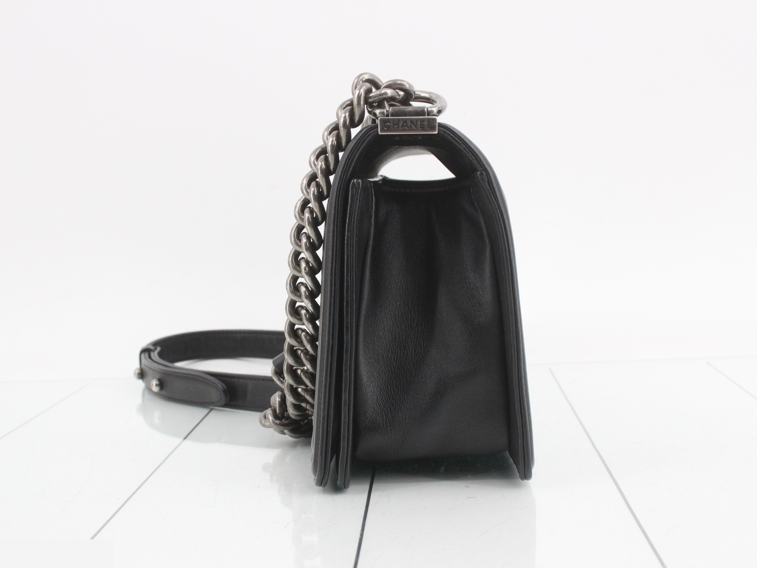 Boy Chanel Lamb Chain Shoulder SV Metal Fittings No. 18 — view 3