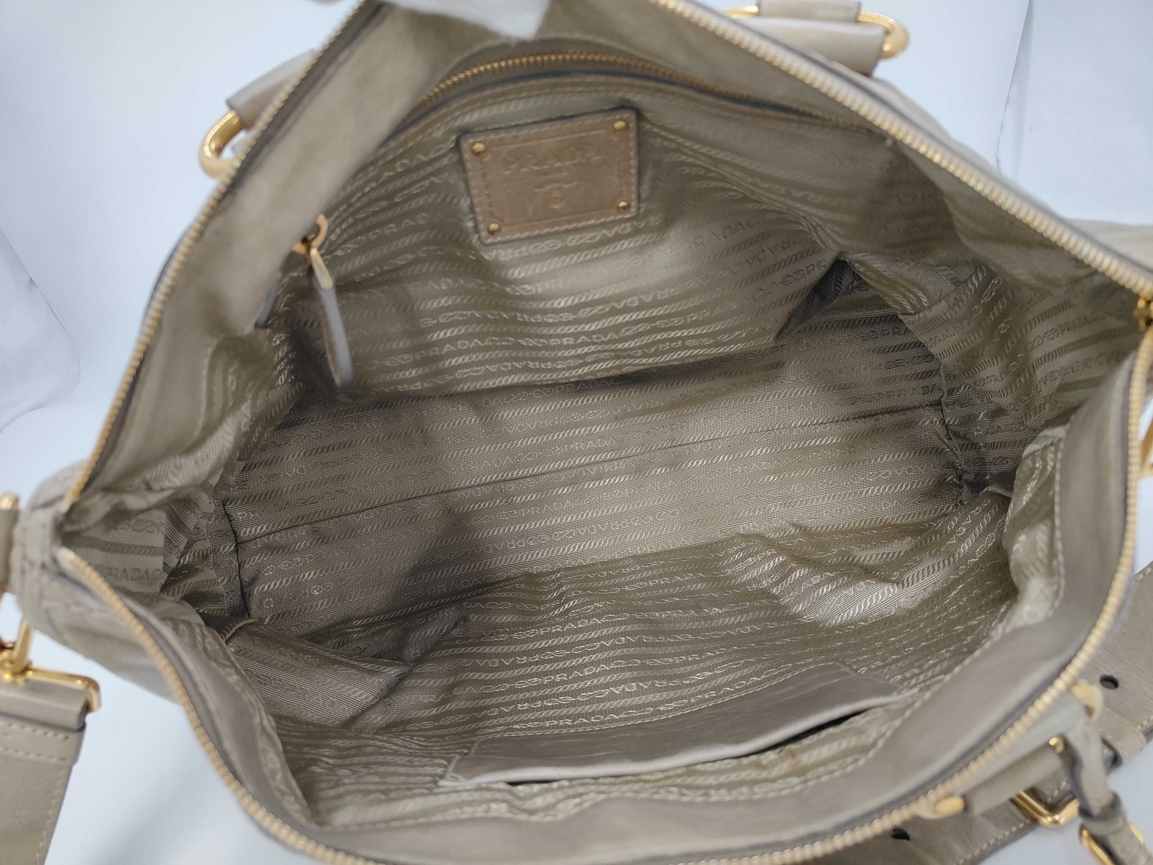 Vitello Shine Tote Bag (Boston Bag) — view 11