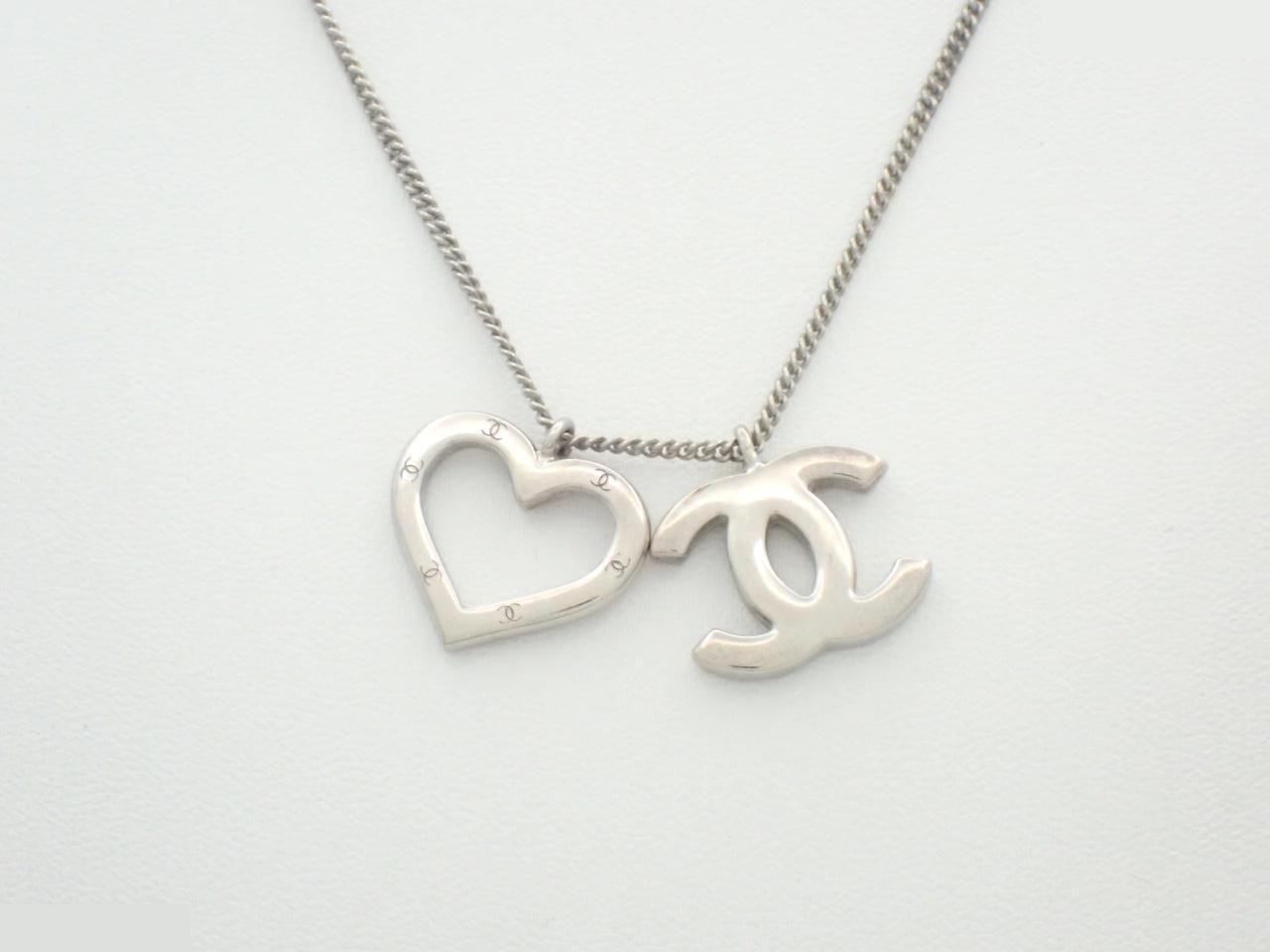 necklace, model 04P, heart design, Coco Mark, silver, chain approximately 42cm.