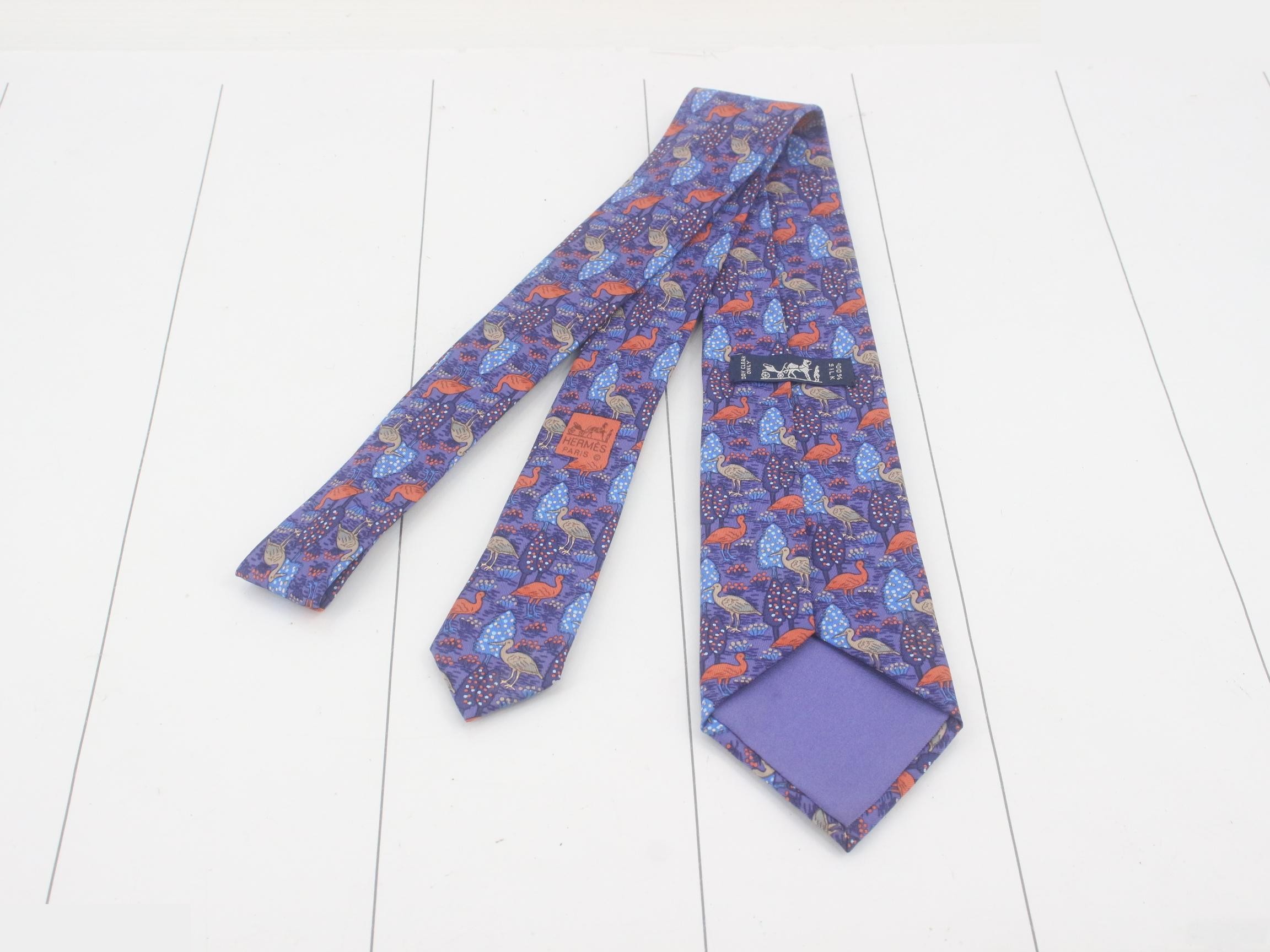 tie — view 2