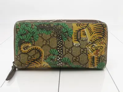 round zipper wallet