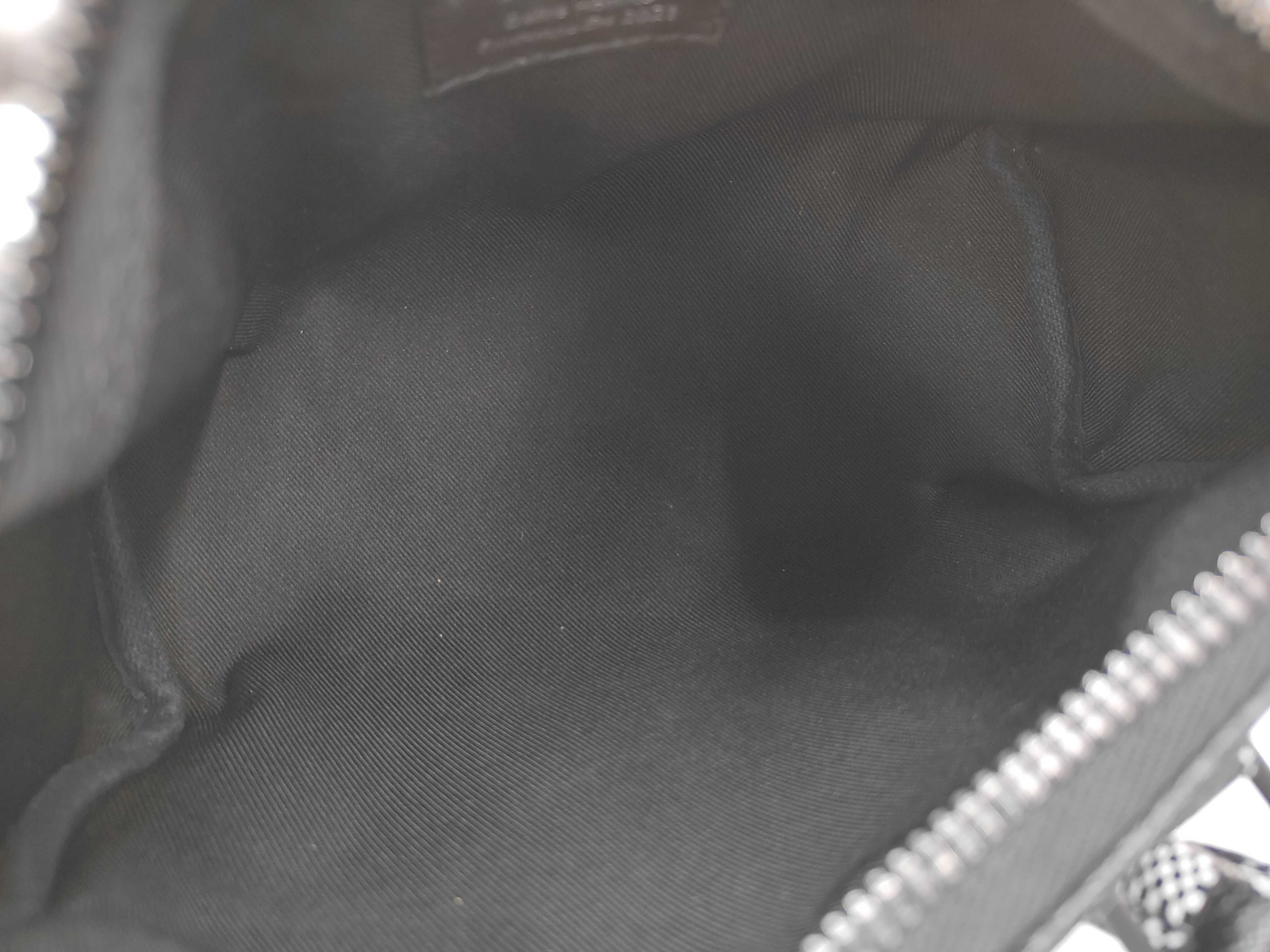 Distorted City Keepall Shoulder Bag — view 9