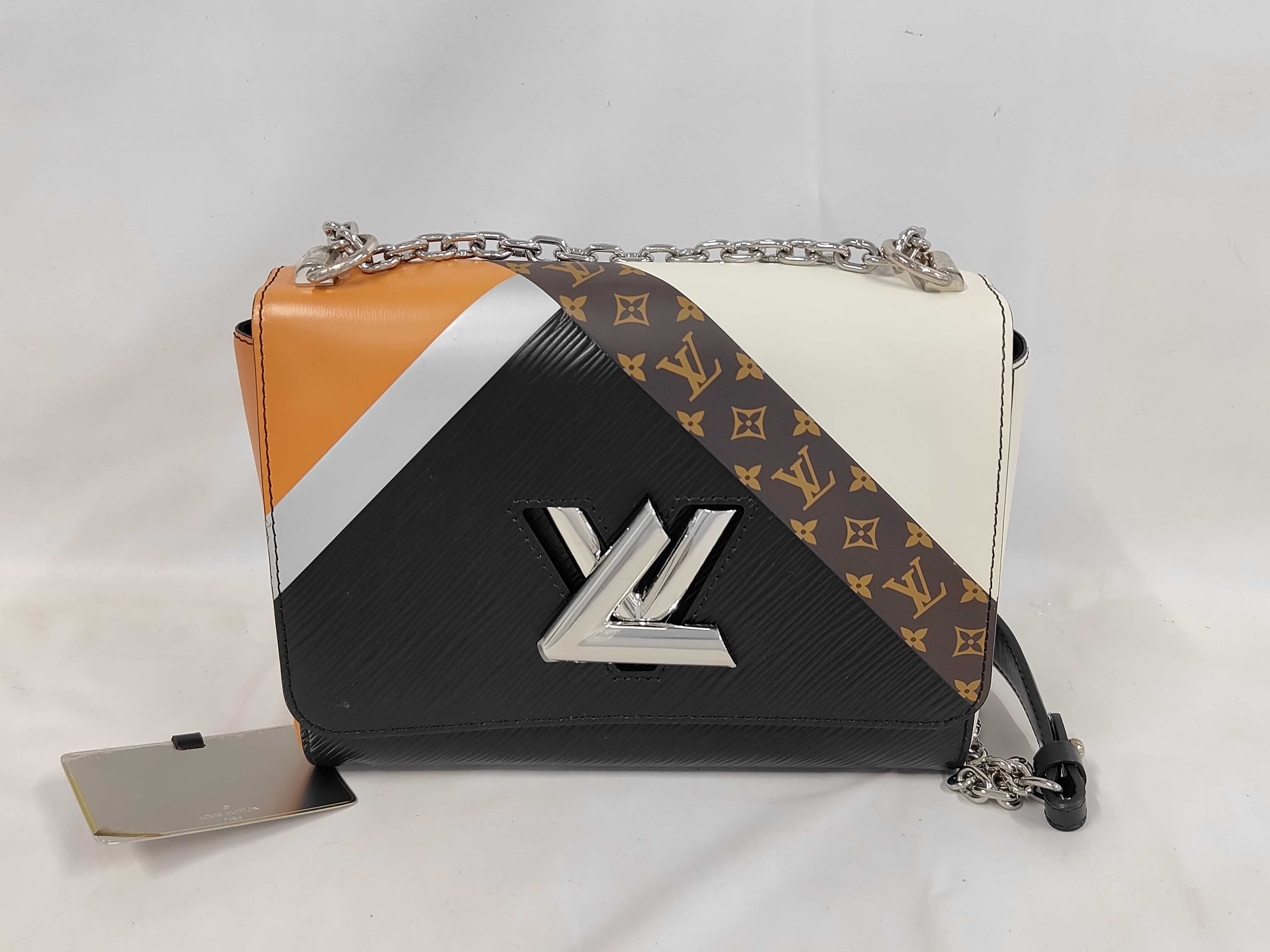 Twist MM Shoulder Bag M53801