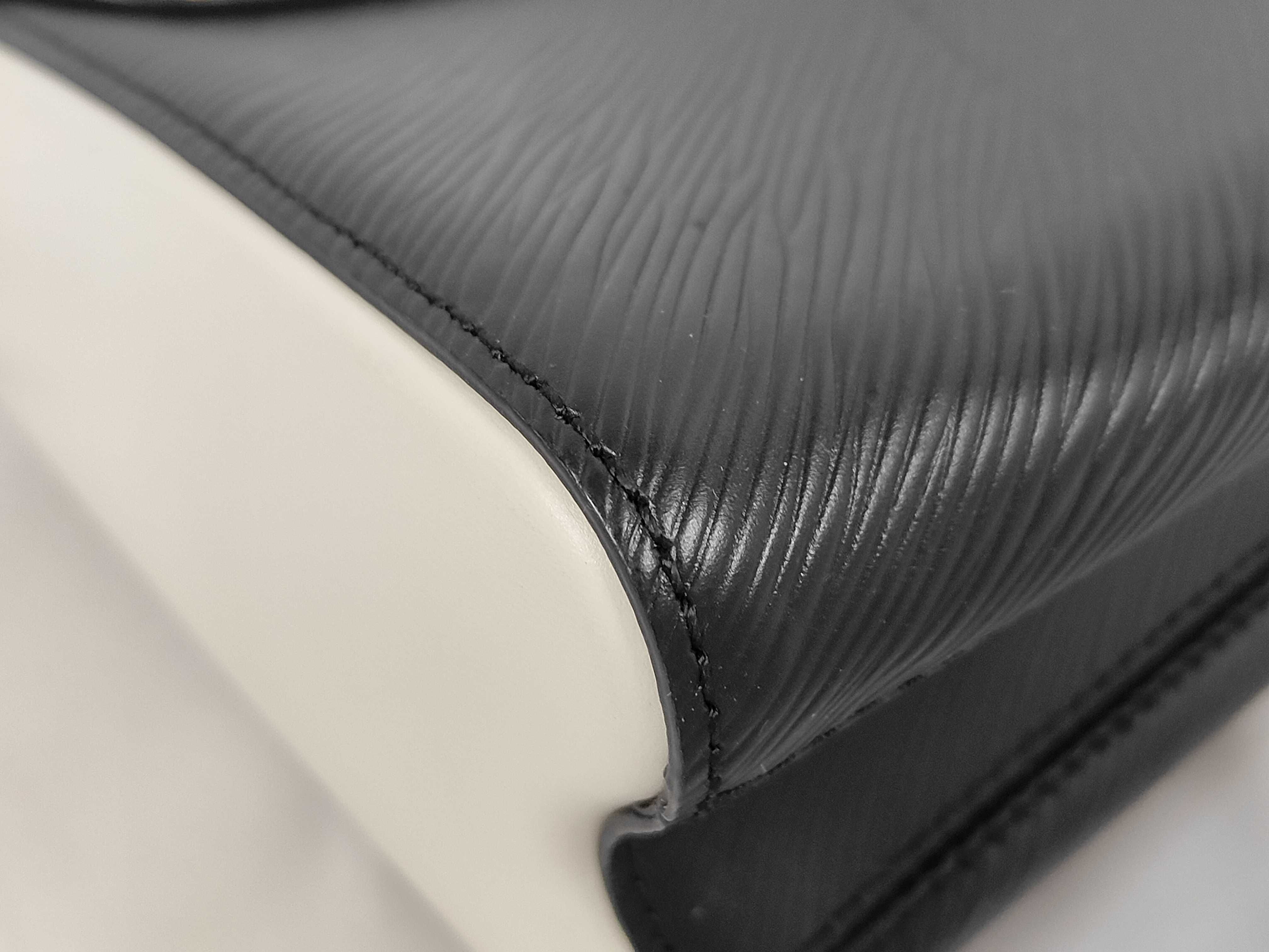 Twist MM Shoulder Bag M53801 — view 3