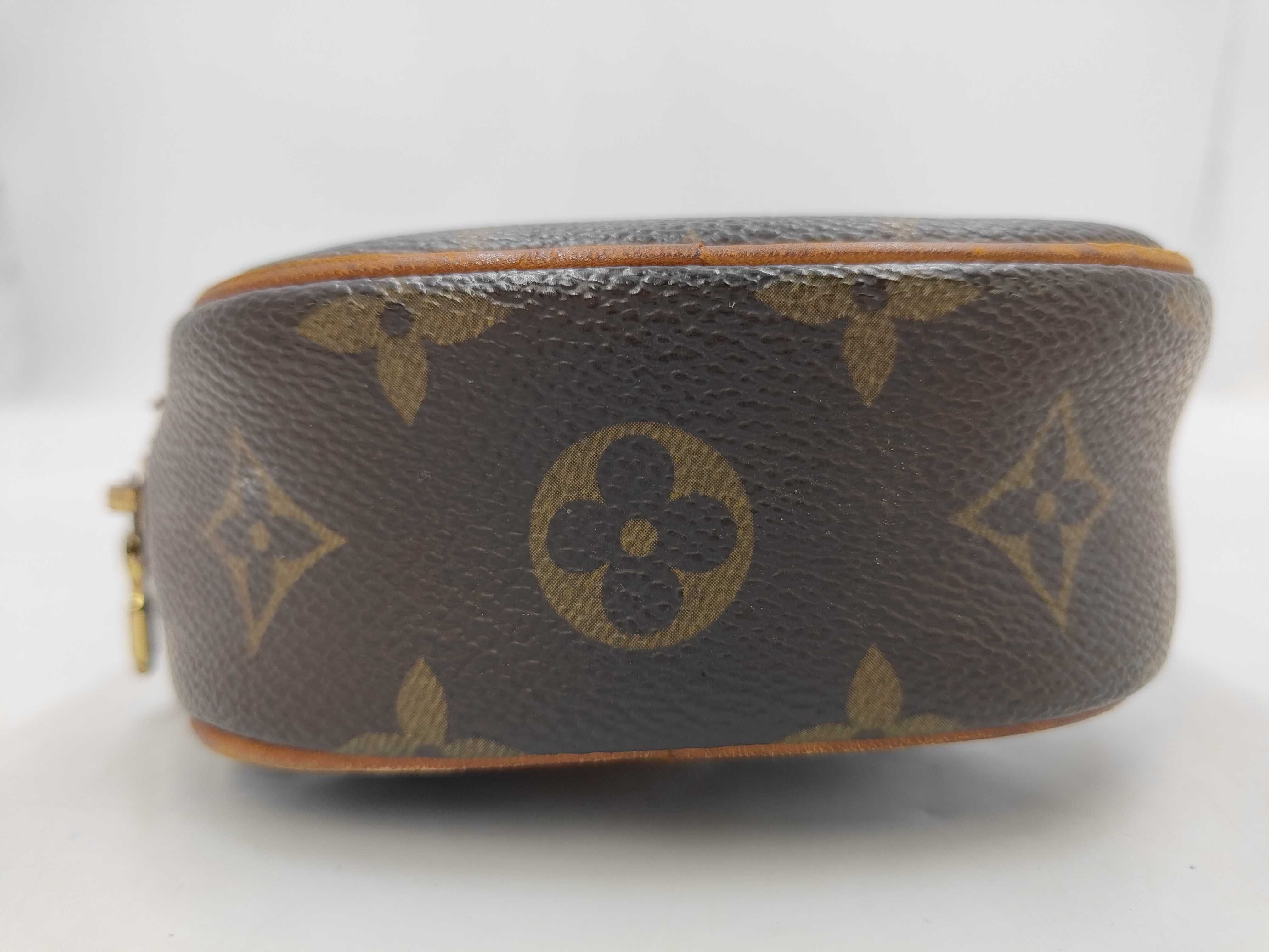 Monogram Pochette Gange M51870 Shoulder Bag — view 3