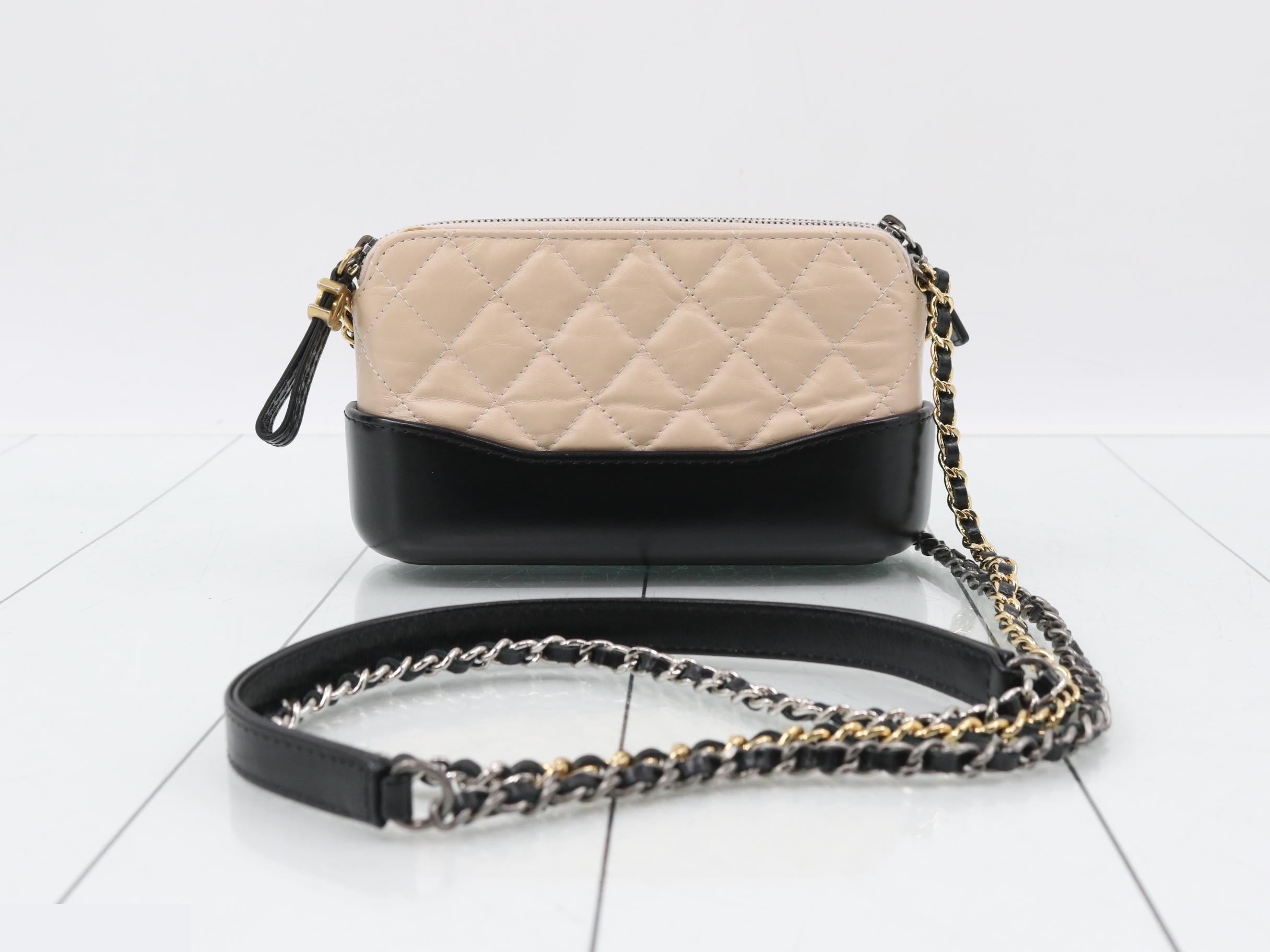 Gabrielle de Chanel Chain Wallet, Series 26, Beige/Black