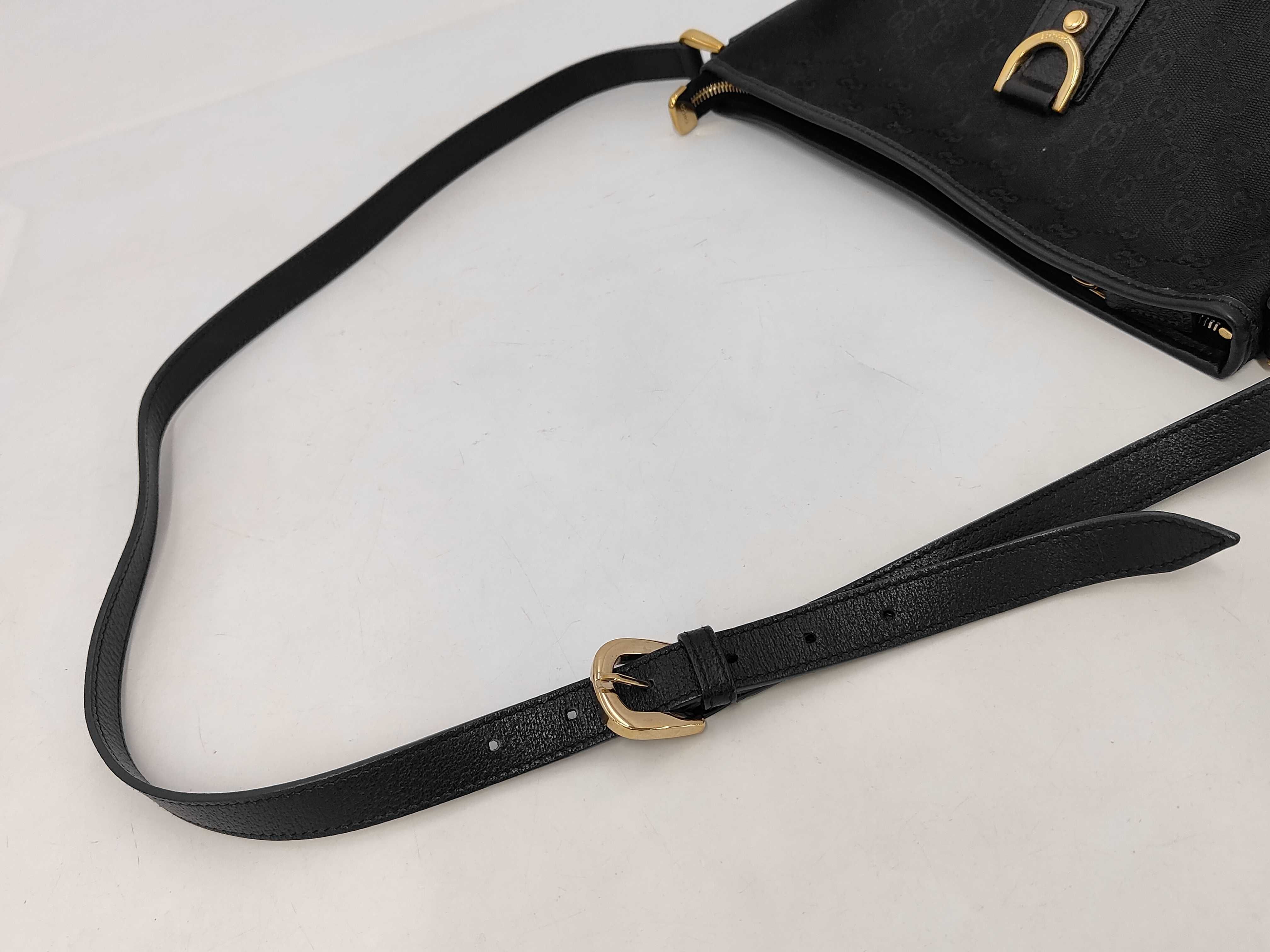 GG Canvas Black Shoulder Bag — view 3
