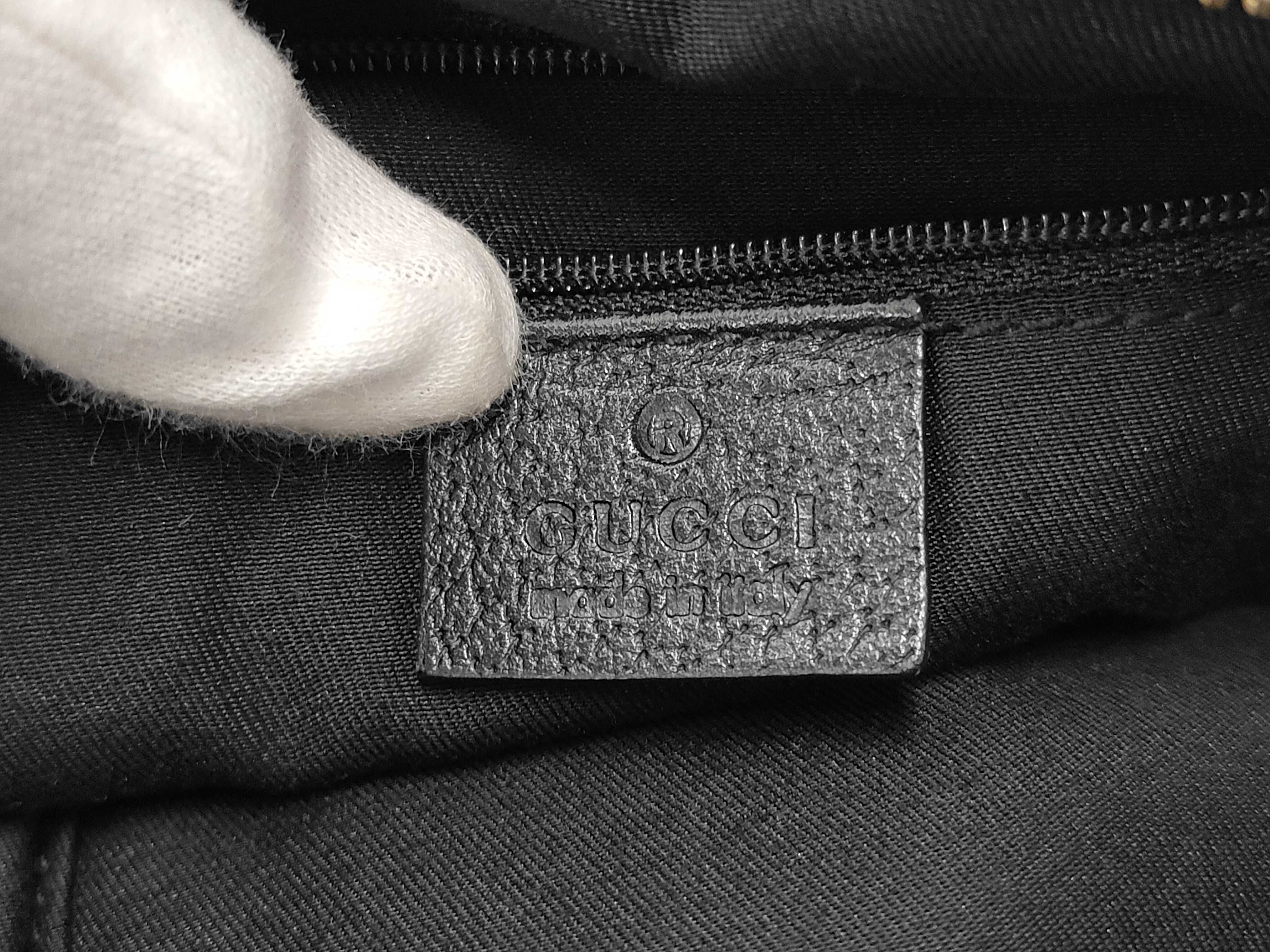 GG Canvas Black Shoulder Bag — view 9