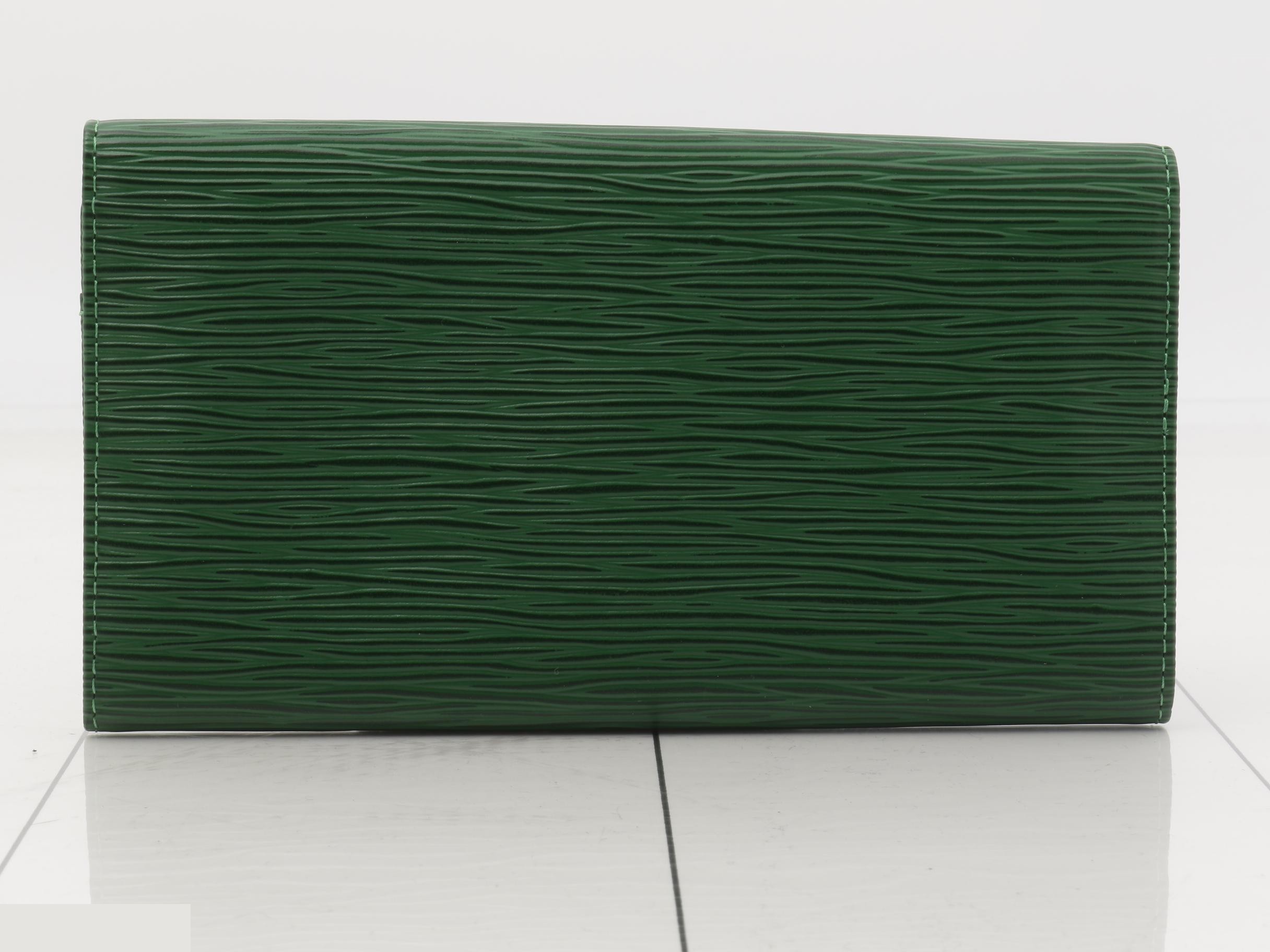 Epi Pochette Portemonnaie Credit, Borneo Green, Bi-fold Long Wallet — view 2