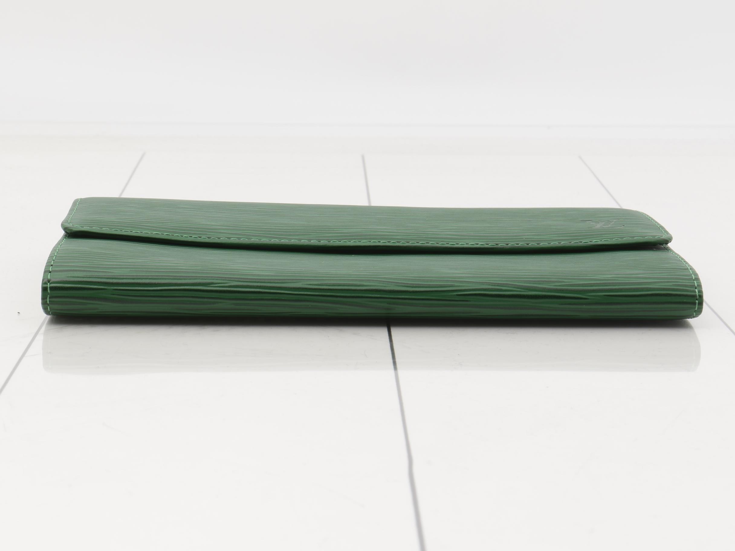 Epi Pochette Portemonnaie Credit, Borneo Green, Bi-fold Long Wallet — view 3