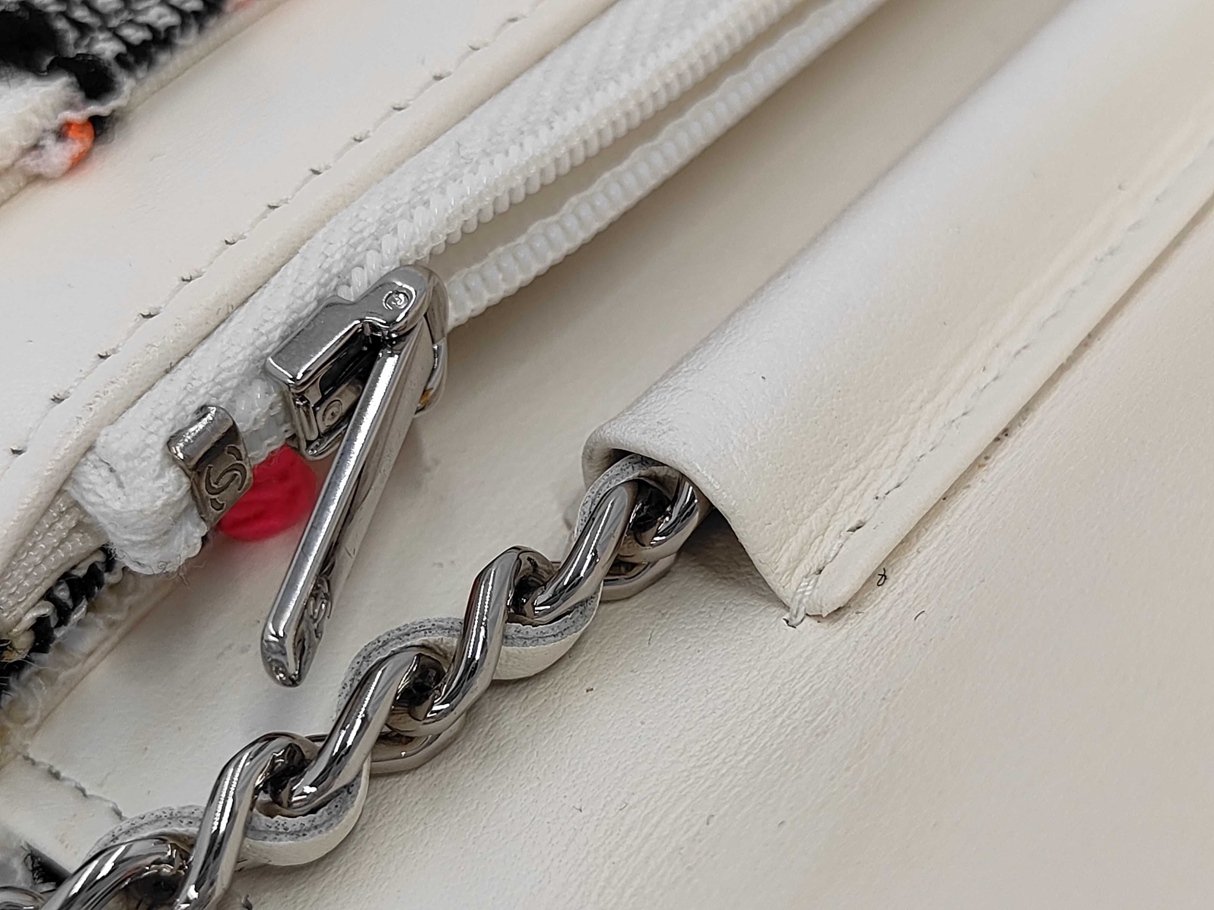 Tweed Check Pattern Chain Wallet Shoulder Bag — view 7