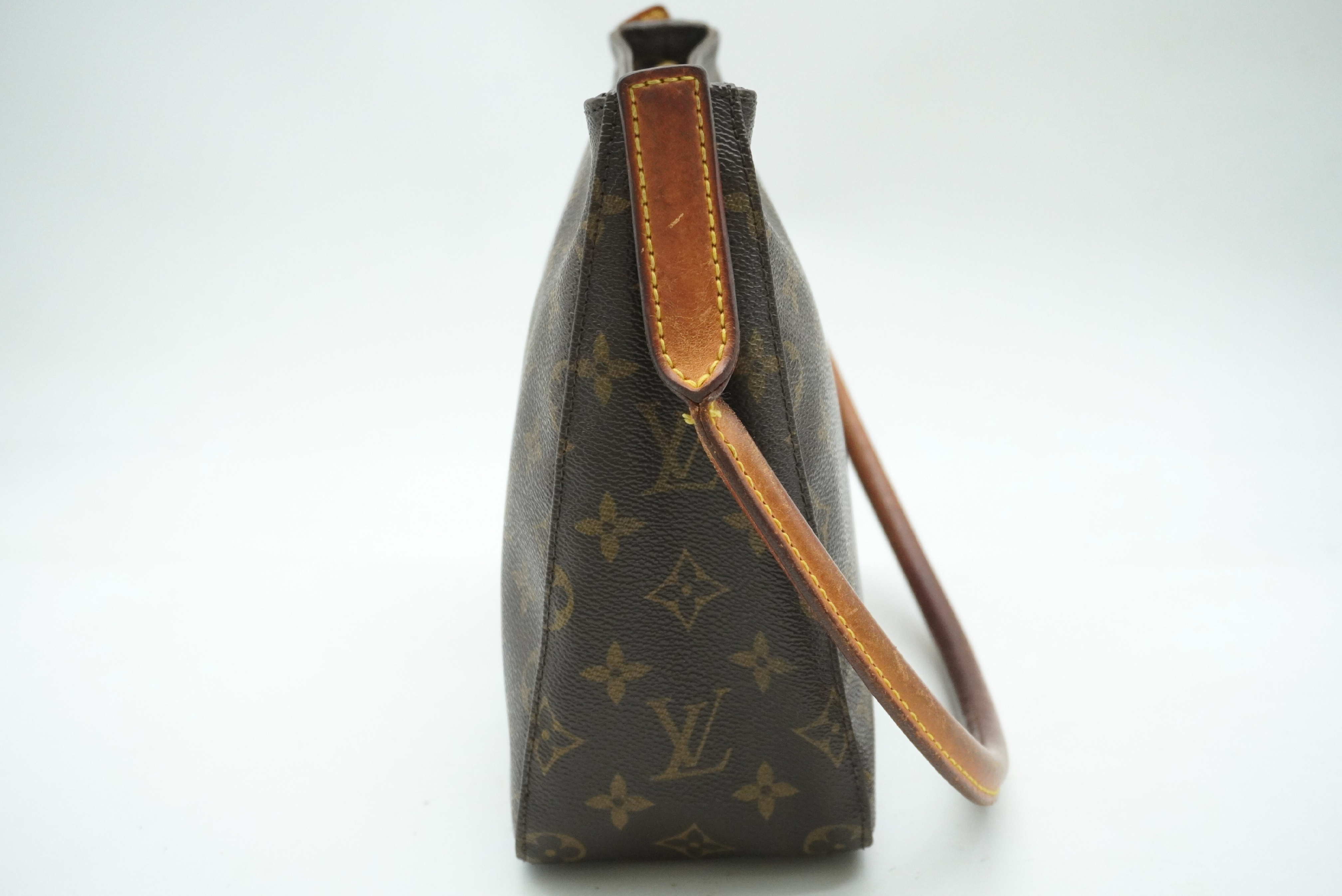 Monogram Looping MM M51146 Shoulder Bag — view 3