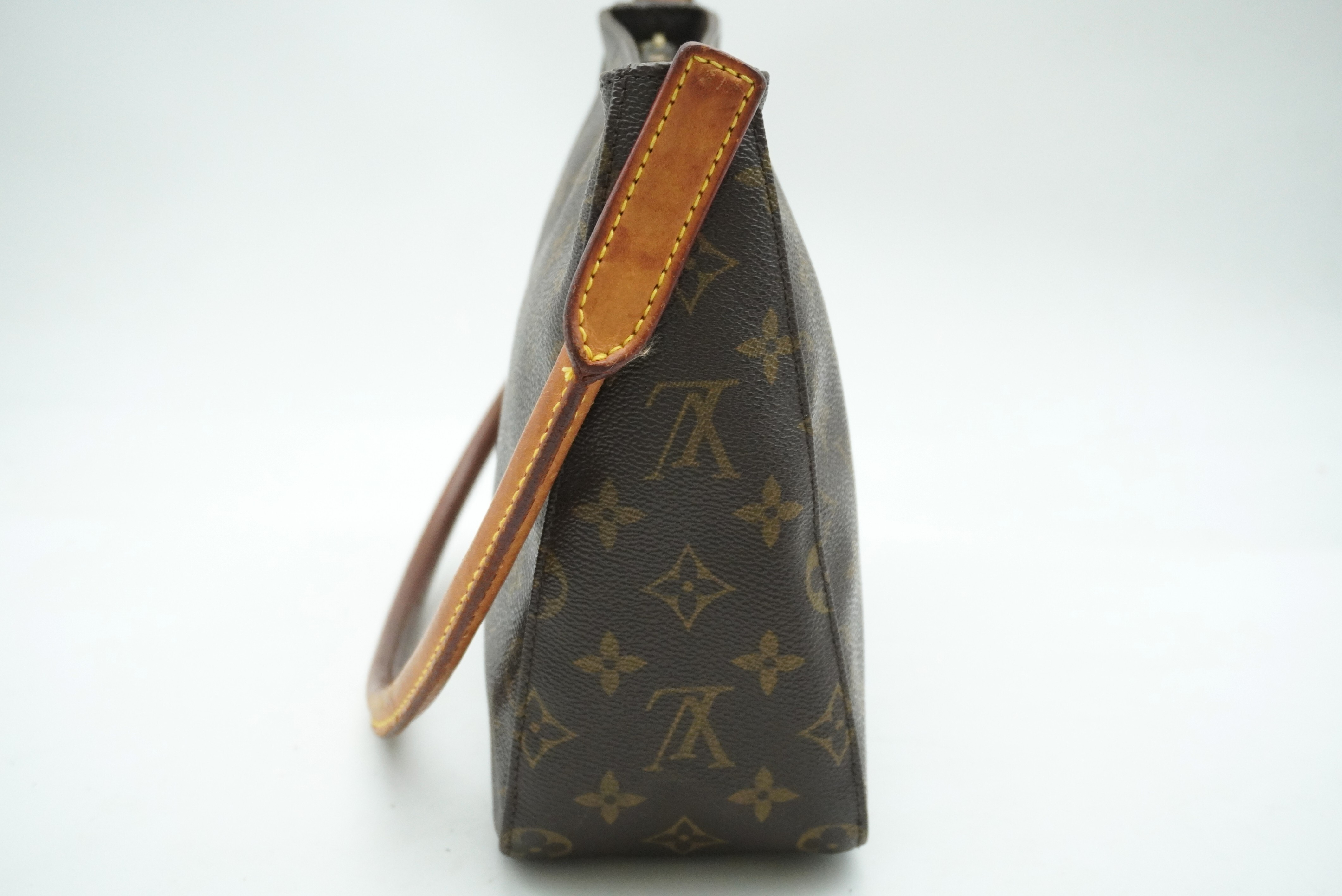 Monogram Looping MM M51146 Shoulder Bag — view 4