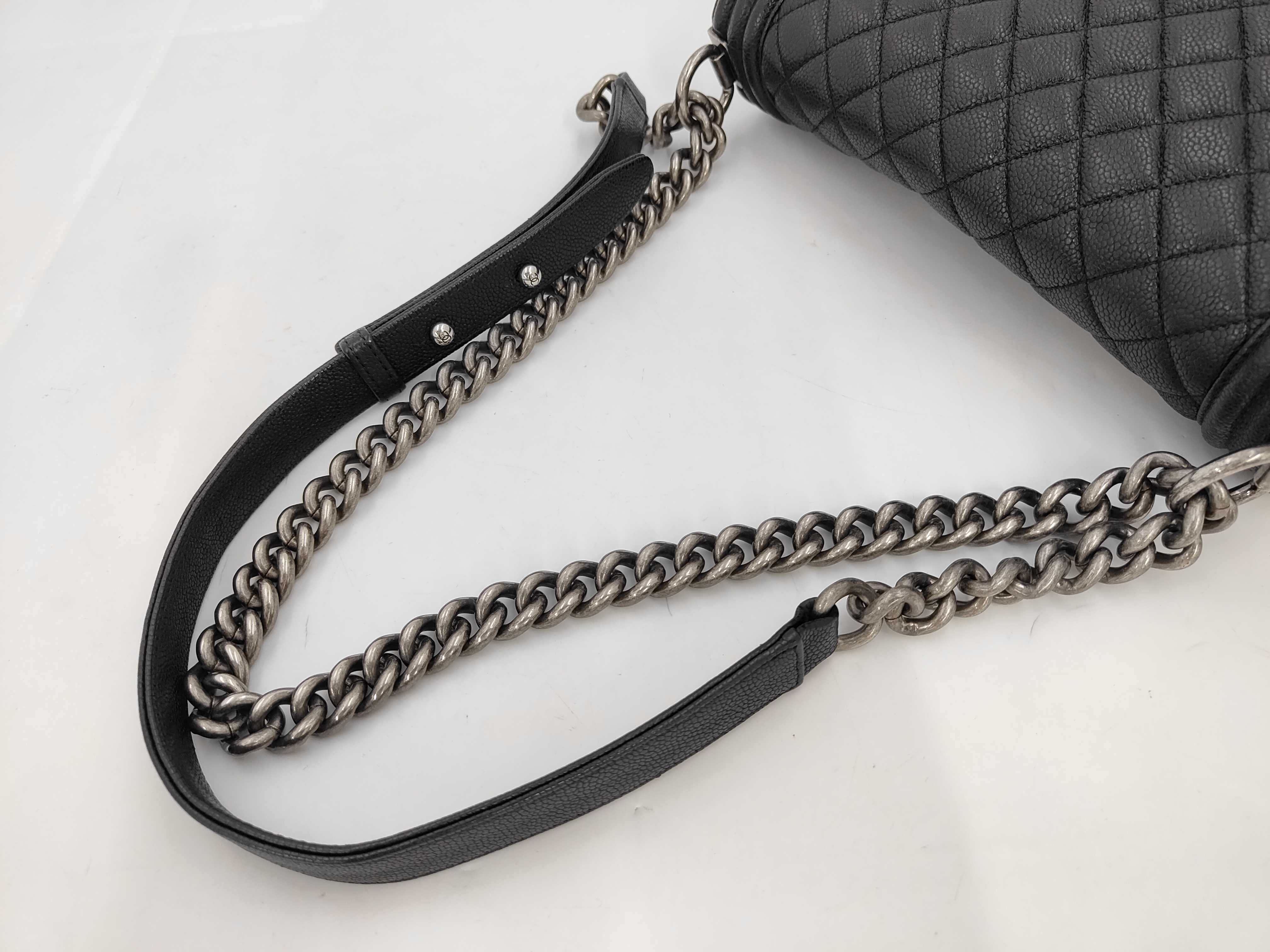 Boy Chanel 25, silver hardware, serial number 23, with card and seal, shoulder bag. — view 4
