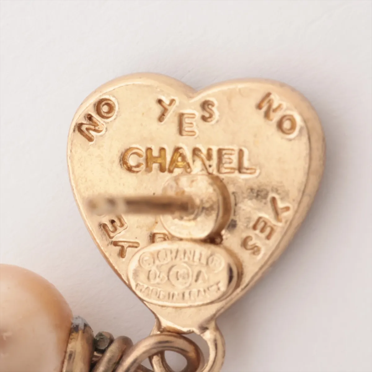 Coco Mark Heart 04A Earrings (Pair) GP x Faux Pearl Black x Gold — view 5