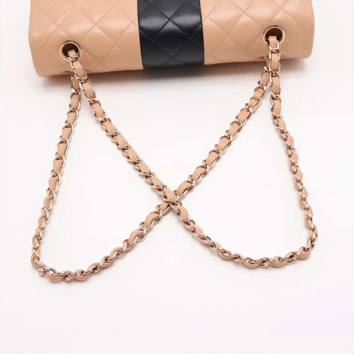 [Individually packaged] Chanel Matelassé 25 Lambskin Double Flap Double Chain Bag, Beige x Black, Gold Hardware, U40JE4C8, Random Plate, A01112 — view 5