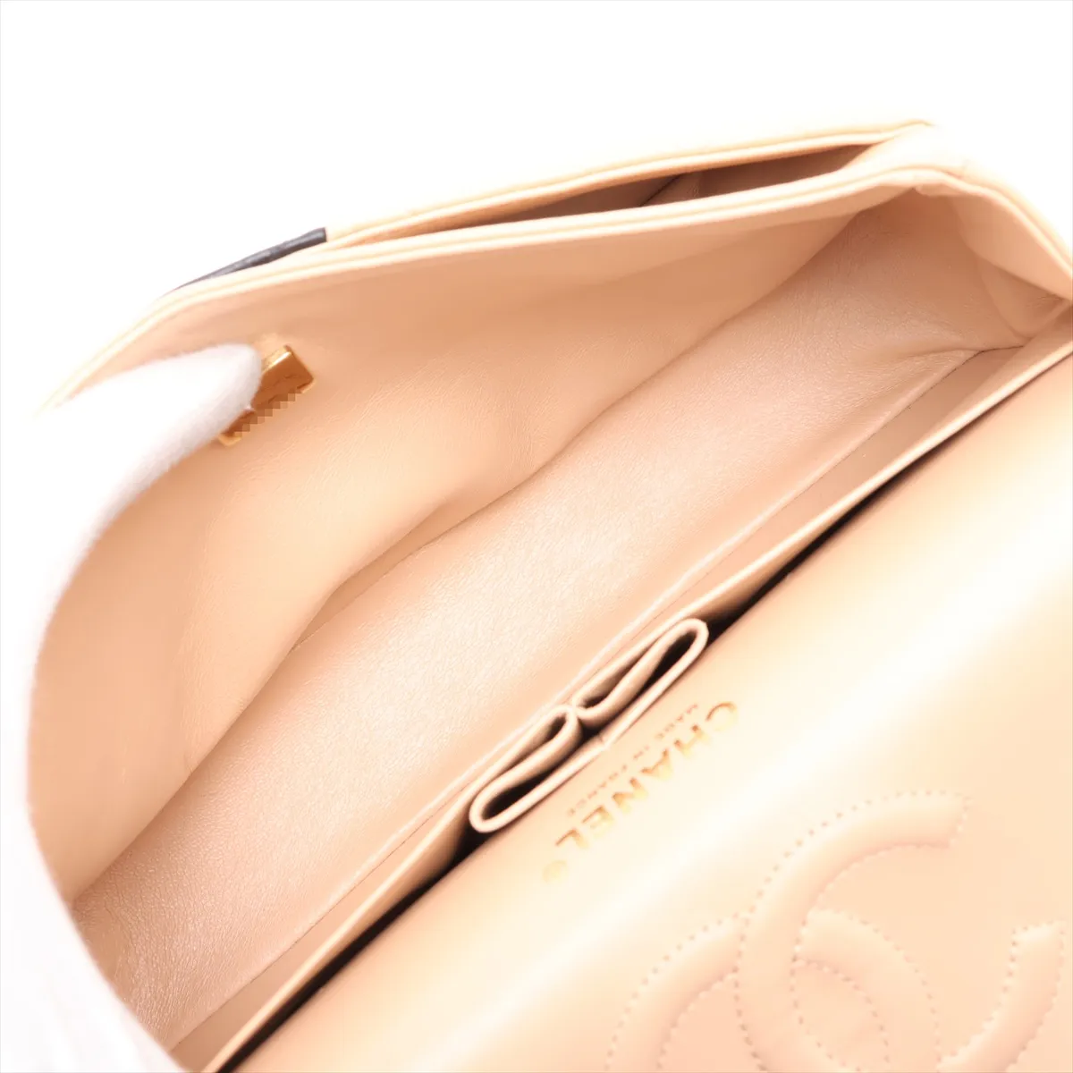 [Individually packaged] Chanel Matelassé 25 Lambskin Double Flap Double Chain Bag, Beige x Black, Gold Hardware, U40JE4C8, Random Plate, A01112 — view 7