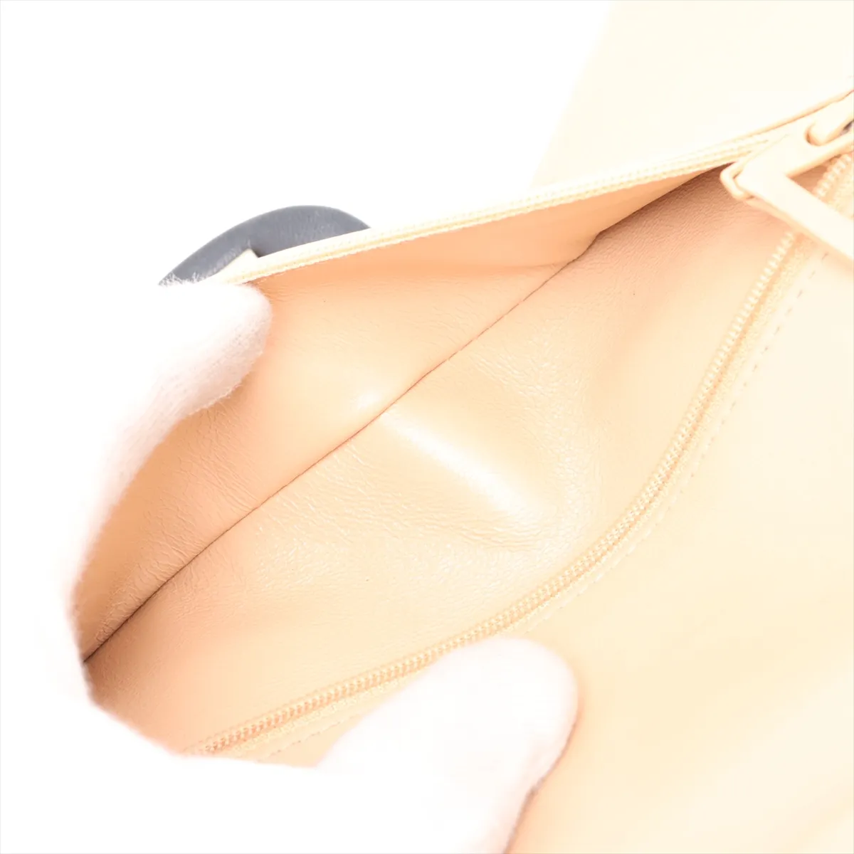 [Individually packaged] Chanel Matelassé 25 Lambskin Double Flap Double Chain Bag, Beige x Black, Gold Hardware, U40JE4C8, Random Plate, A01112 — view 9