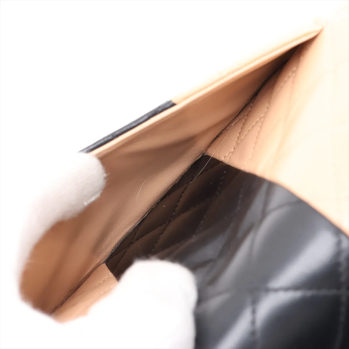 [Individually packaged] Chanel Matelassé 25 Lambskin Double Flap Double Chain Bag, Beige x Black, Gold Hardware, U40JE4C8, Random Plate, A01112 — view 10