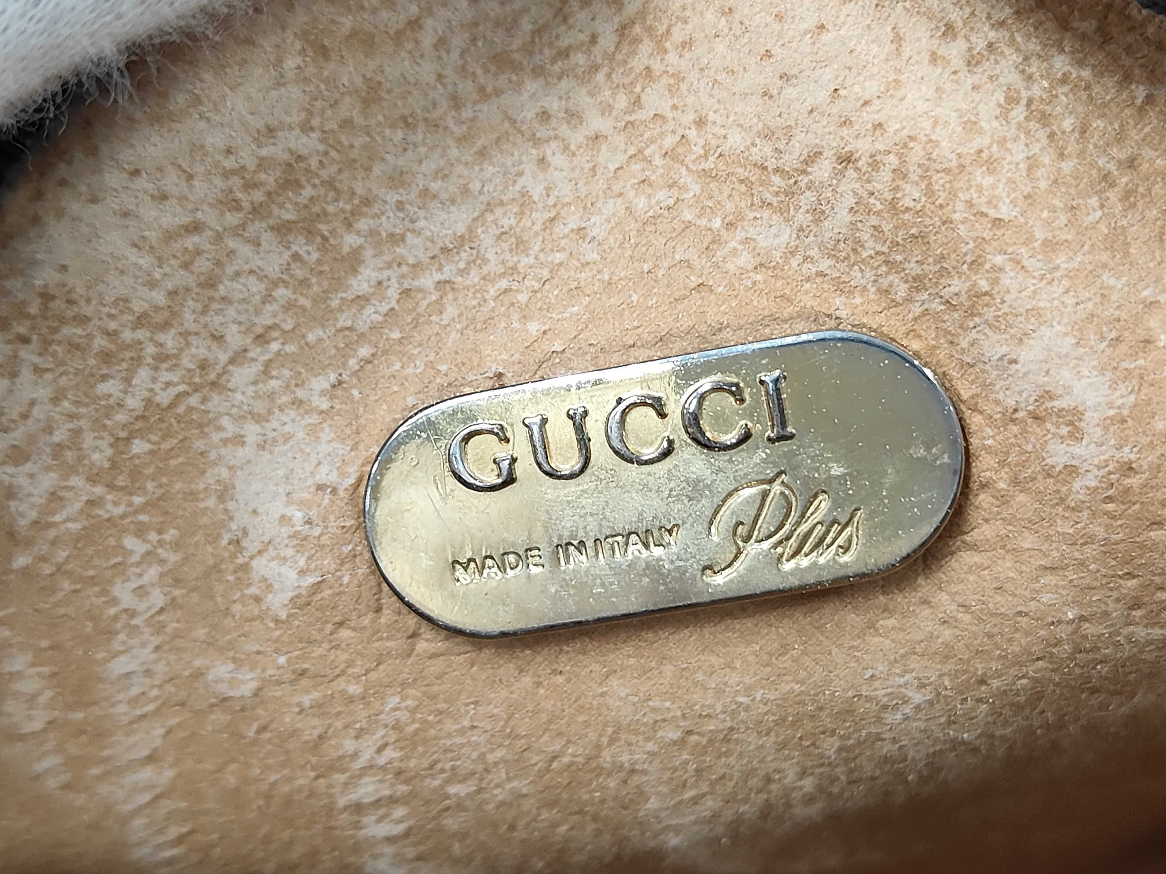 GG Supreme Plus Shoulder Bag — view 11