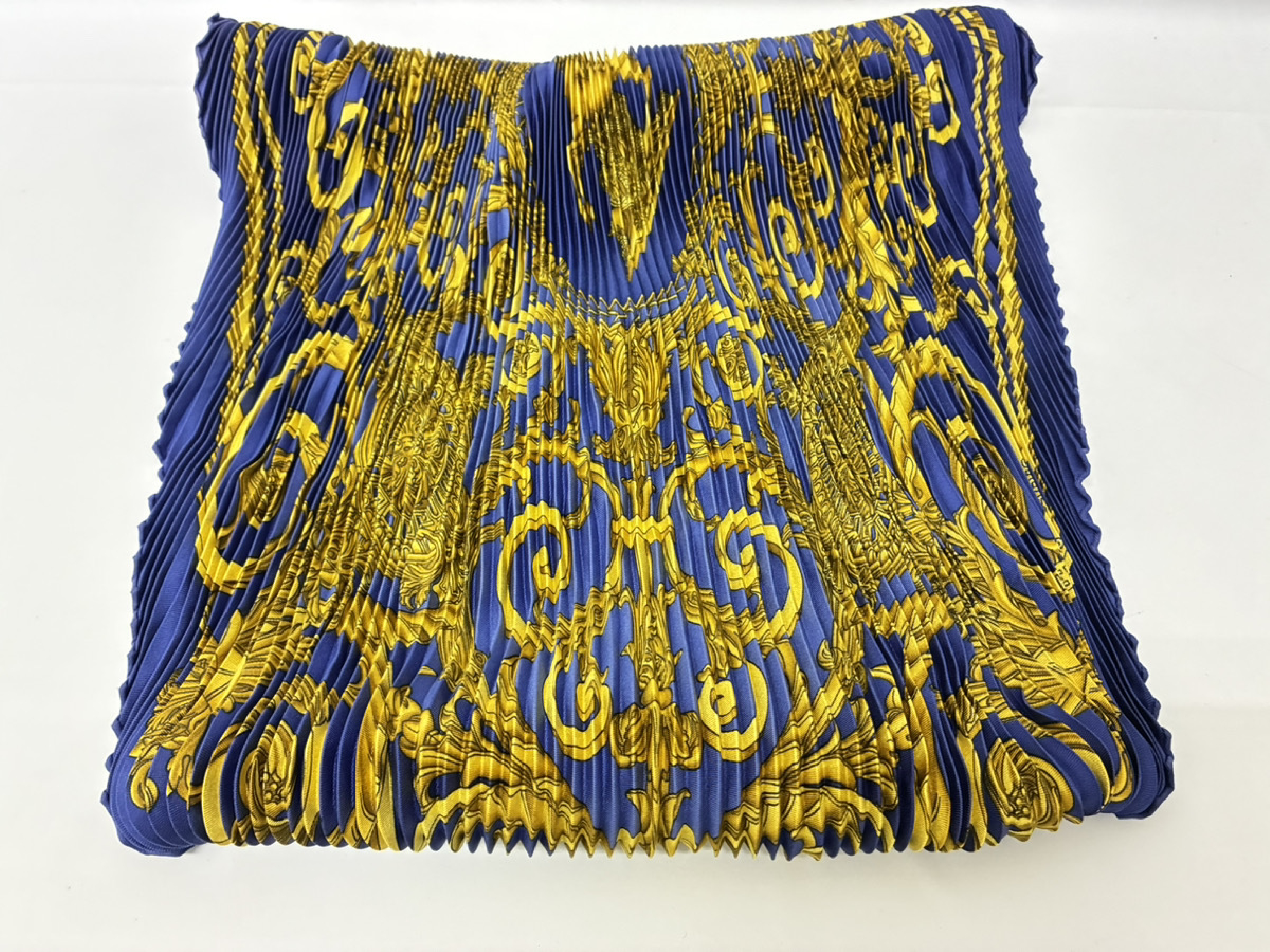 pleated scarf, blue tones, other accessories — view 3