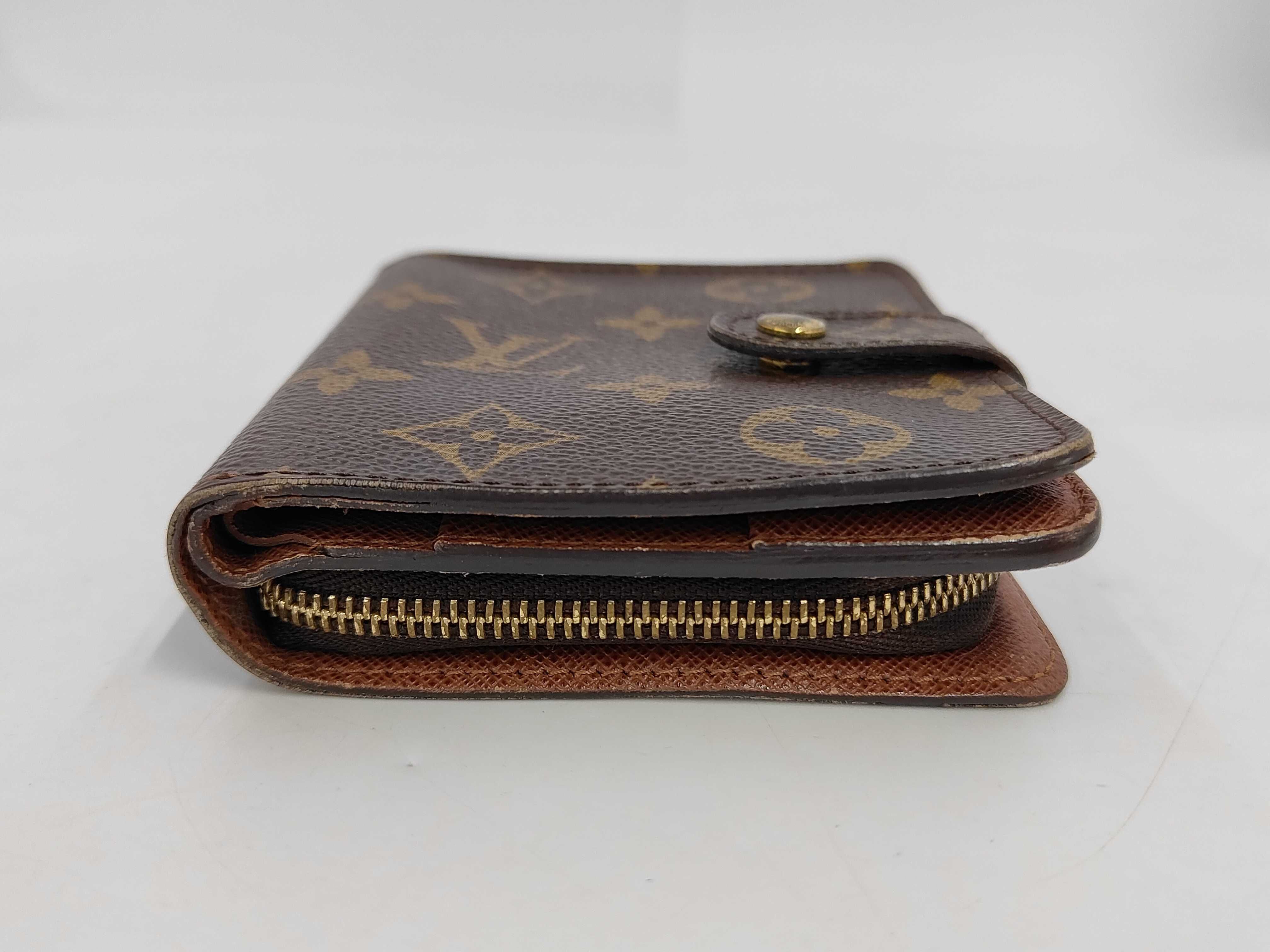 Monogram Louis Vuitton U-shaped zipper wallet Monogram wallet — view 3