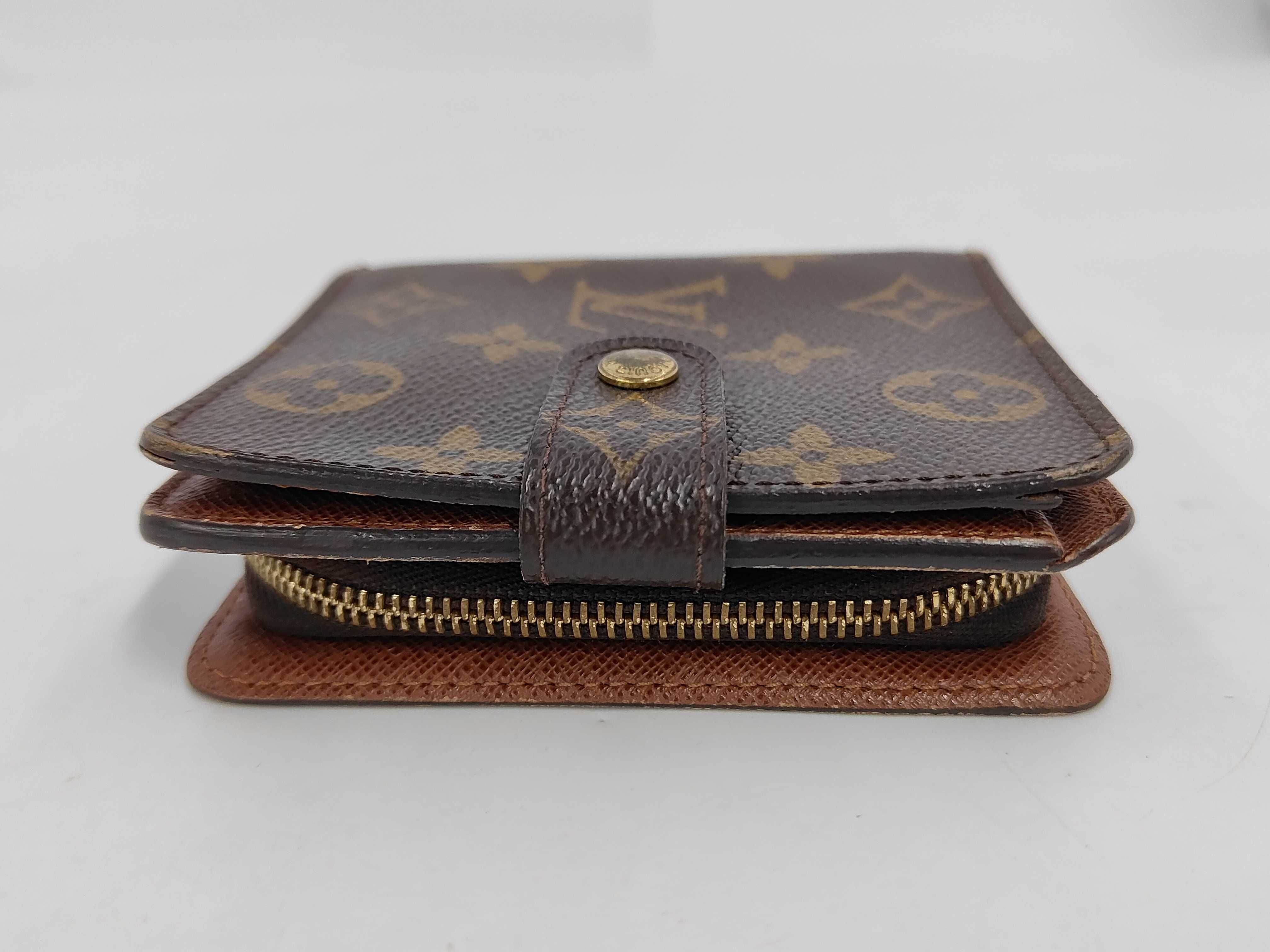 Monogram Louis Vuitton U-shaped zipper wallet Monogram wallet — view 4