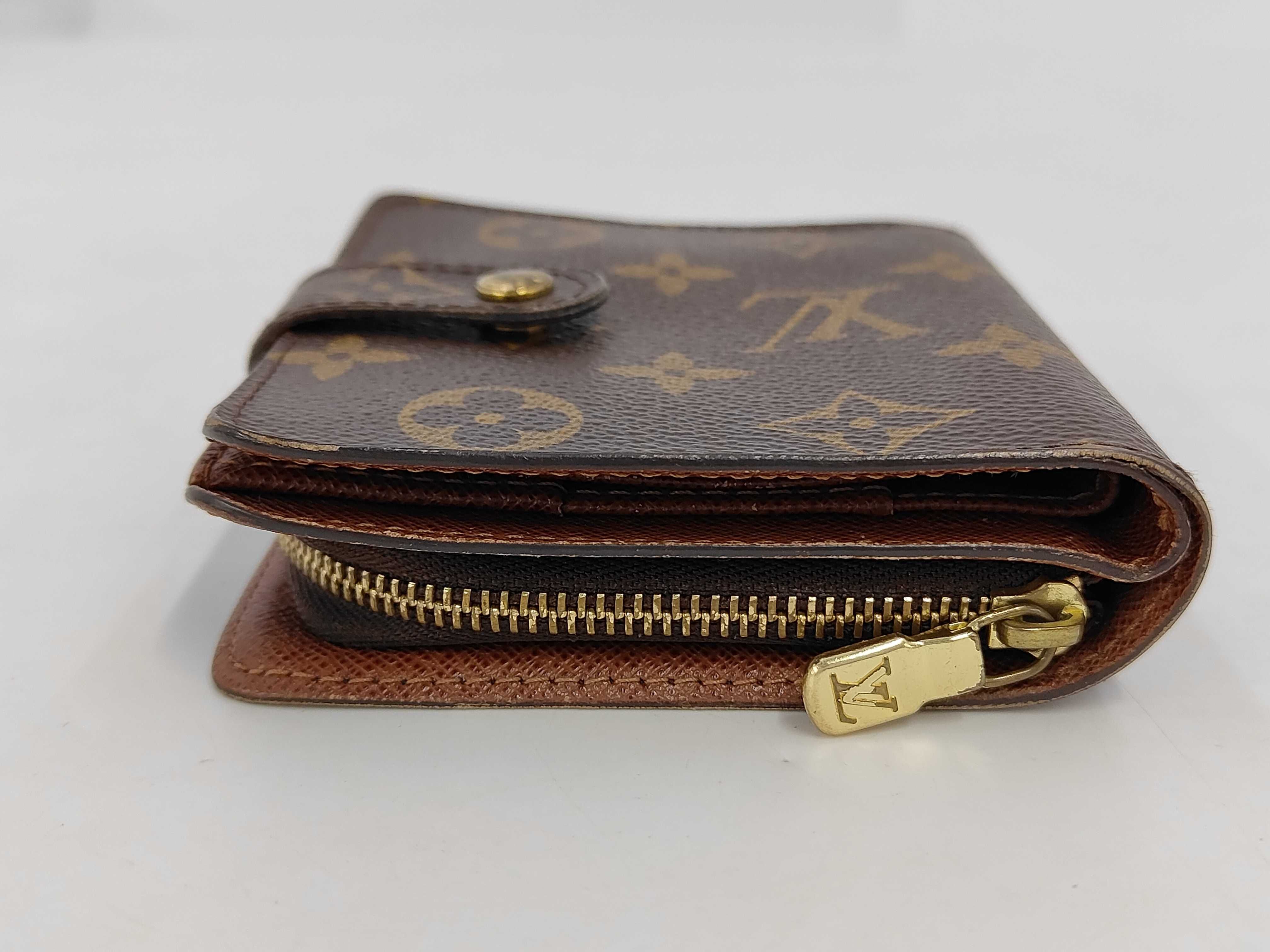 Monogram Louis Vuitton U-shaped zipper wallet Monogram wallet — view 5