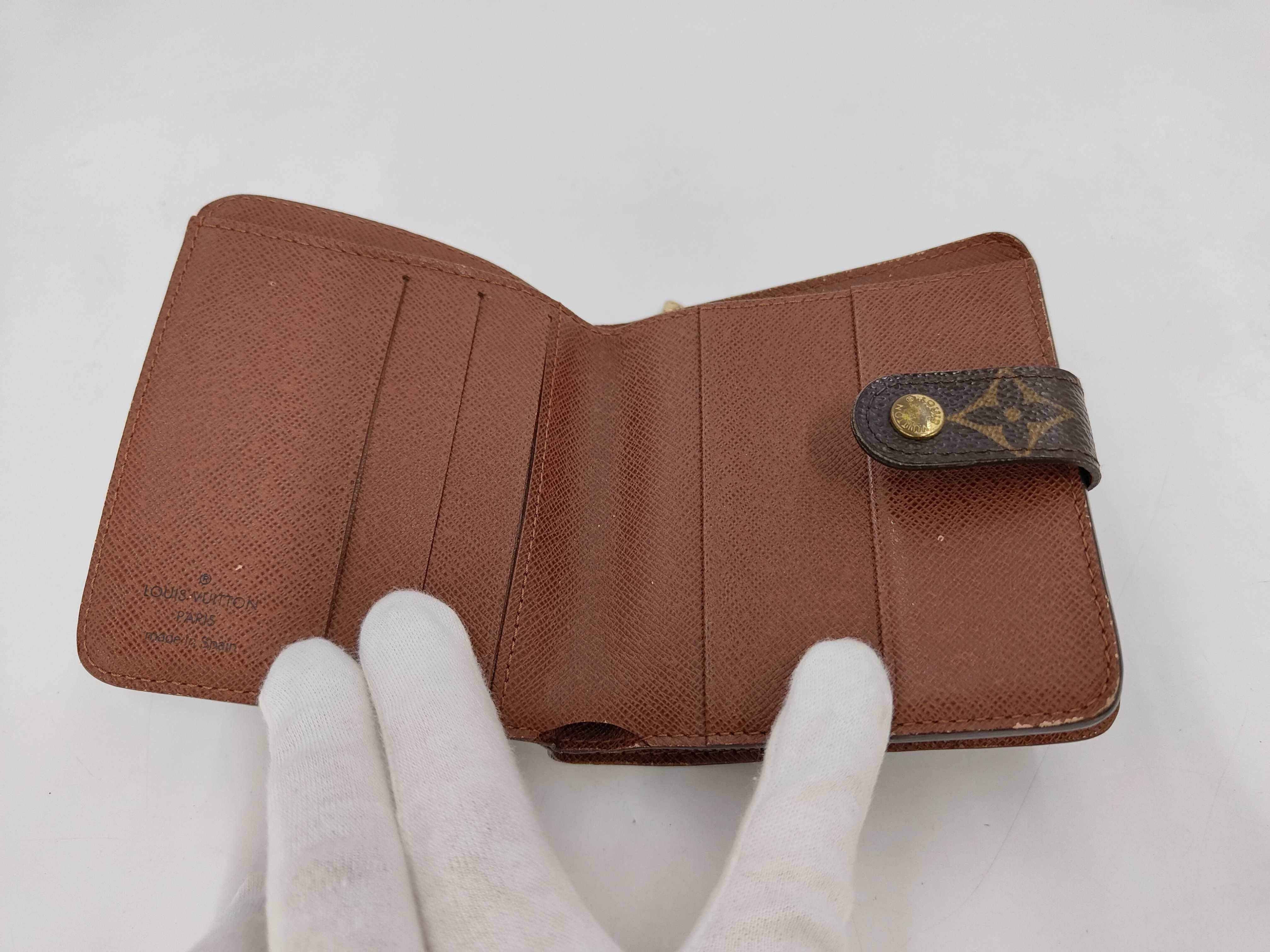 Monogram Louis Vuitton U-shaped zipper wallet Monogram wallet — view 8