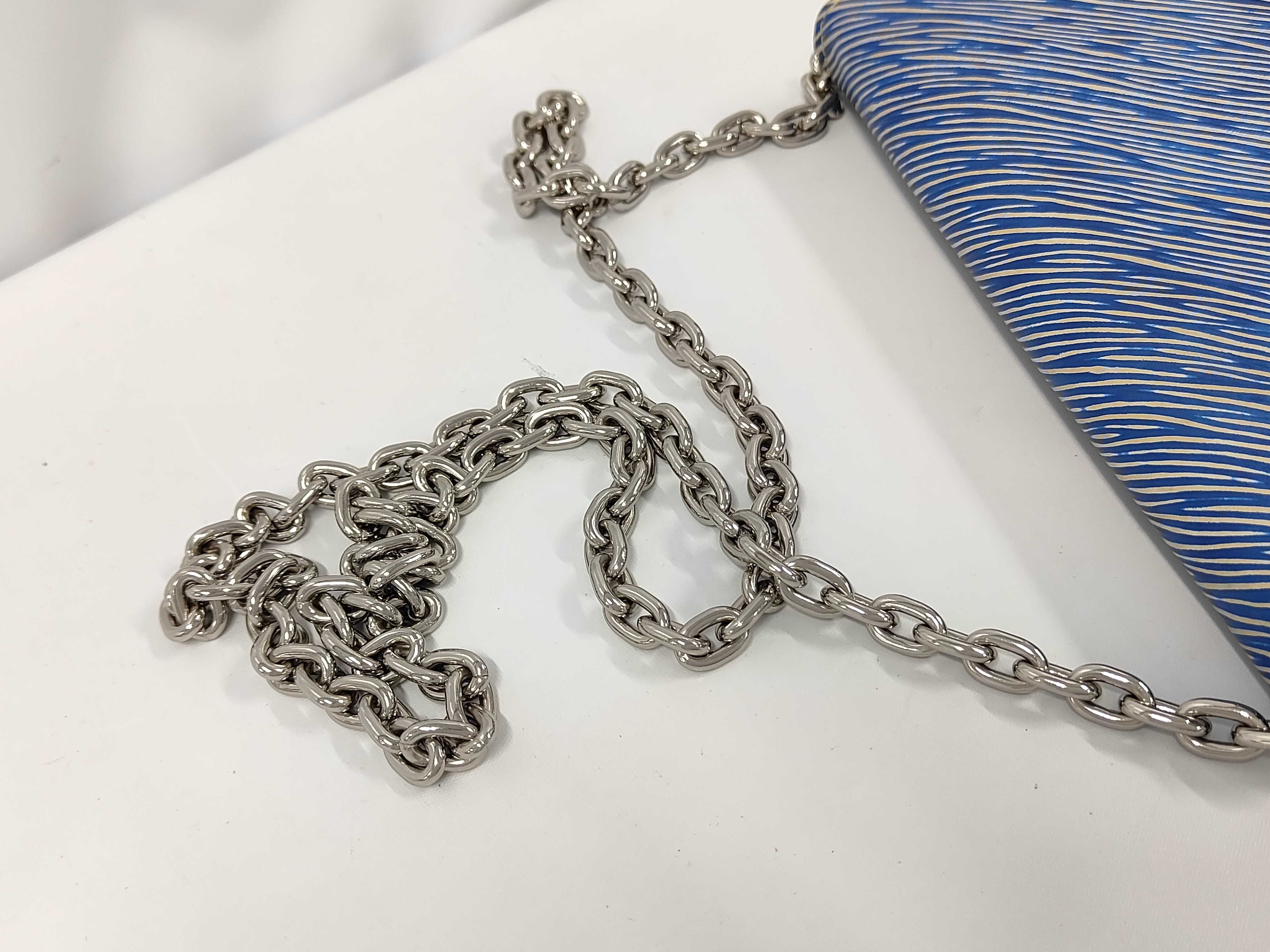 Twist Navy Silver Hardware Chain Shoulder Bag M62732 — view 5