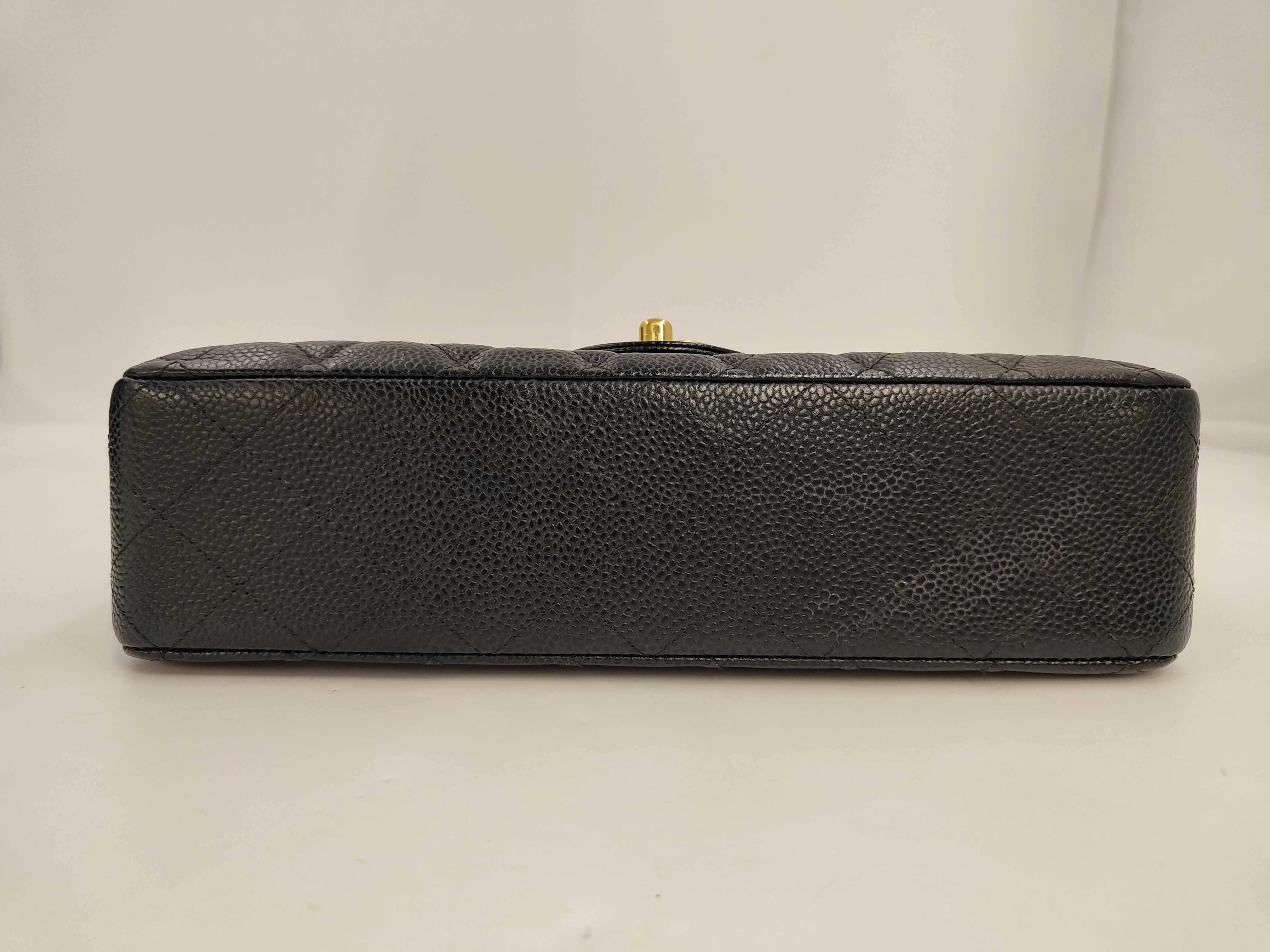 Matelassé 25 Caviar Skin Black Double Flap Gold Hardware Serial Number 15-series Shoulder Bag — view 3
