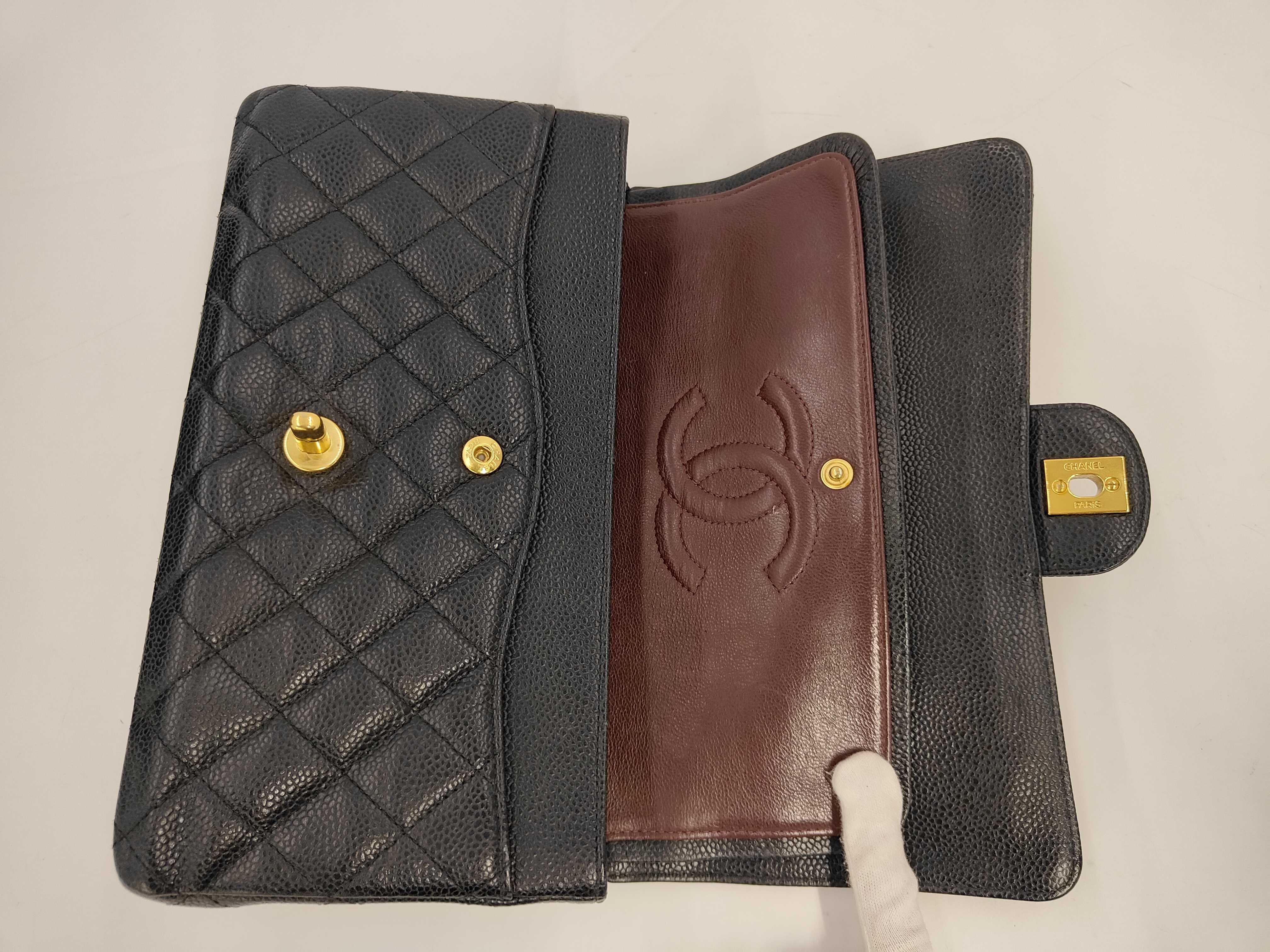 Matelassé 25 Caviar Skin Black Double Flap Gold Hardware Serial Number 15-series Shoulder Bag — view 7