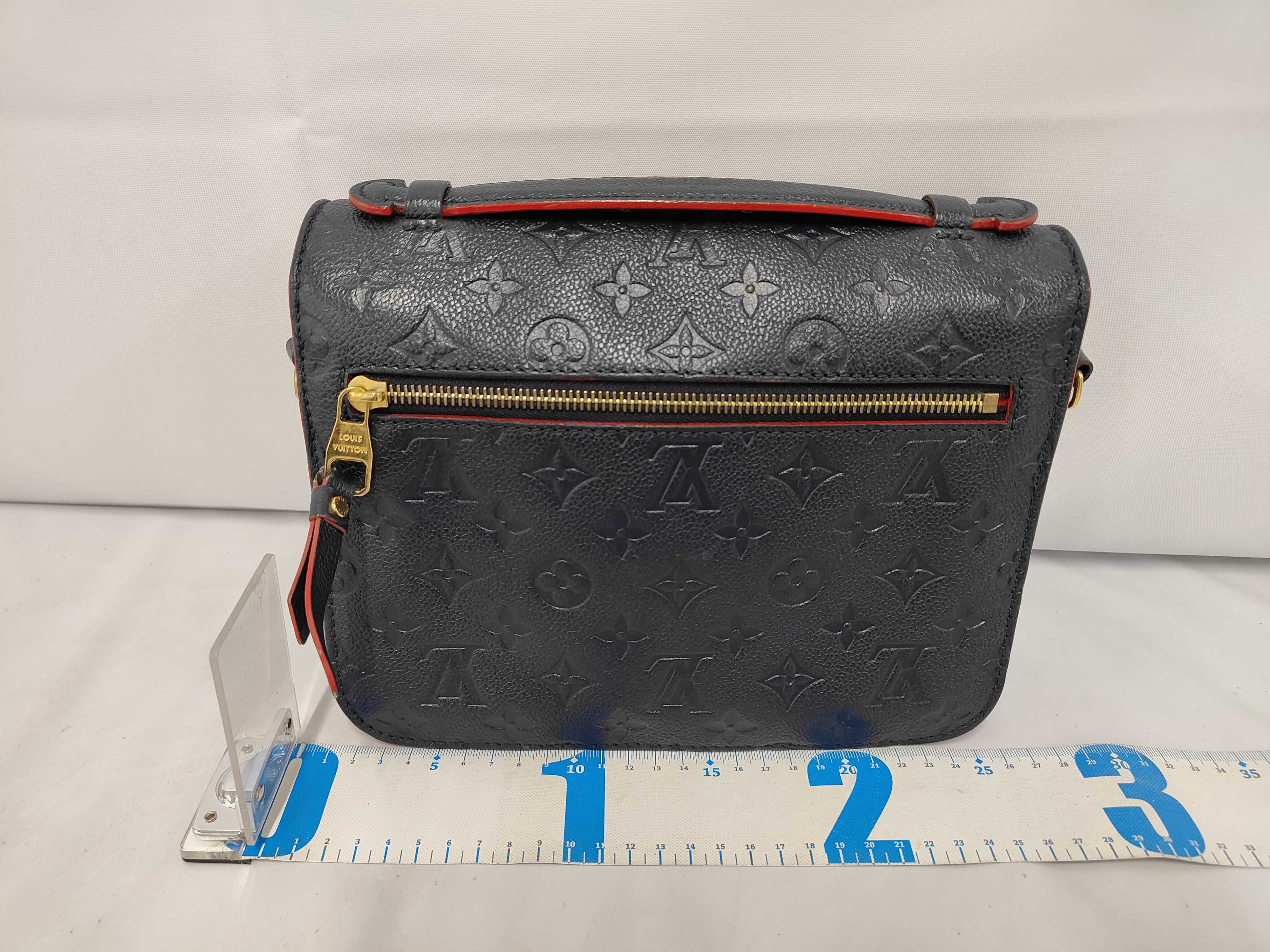 LV Louis Vuitton Messenger Shoulder Bag — view 2