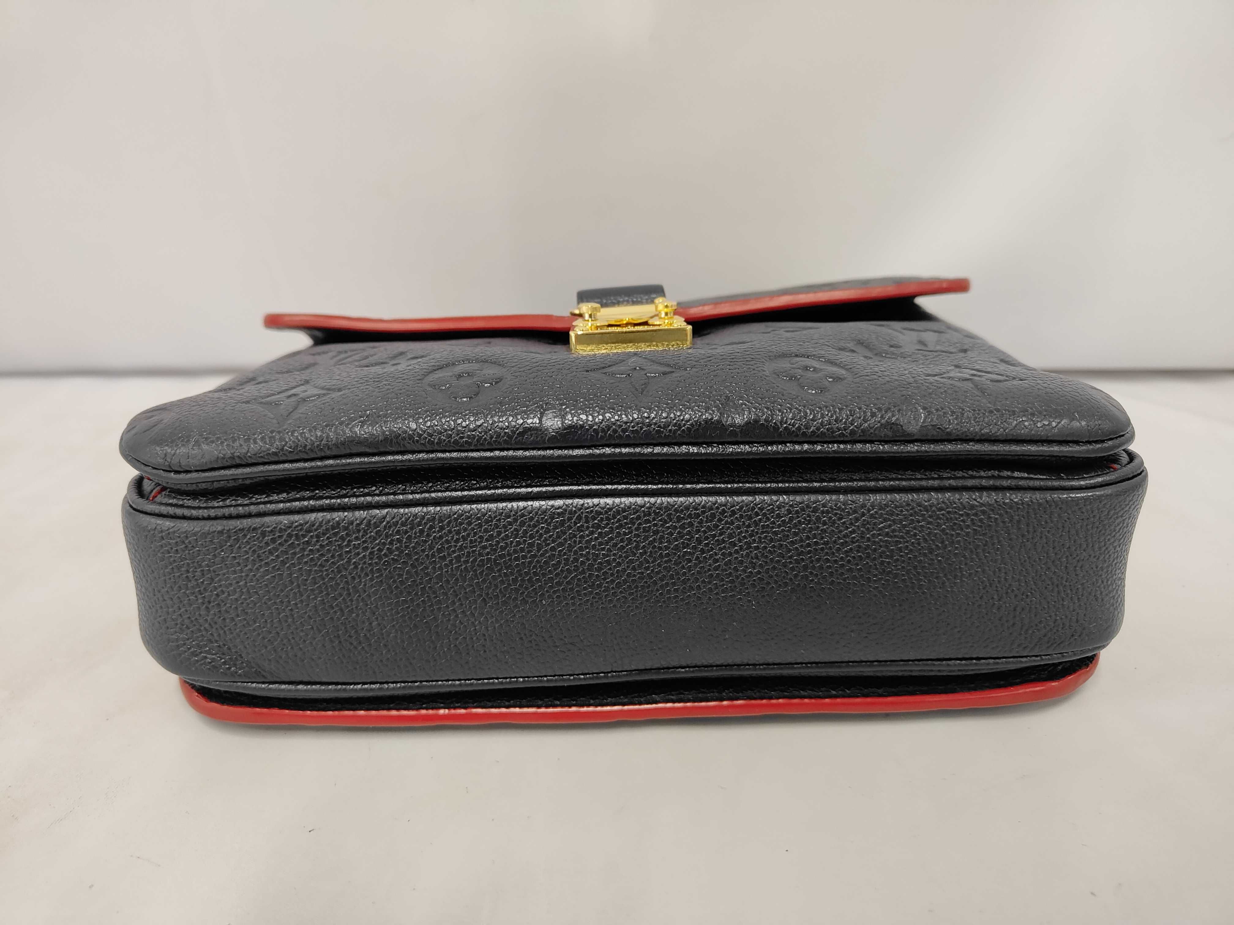 LV Louis Vuitton Messenger Shoulder Bag — view 3