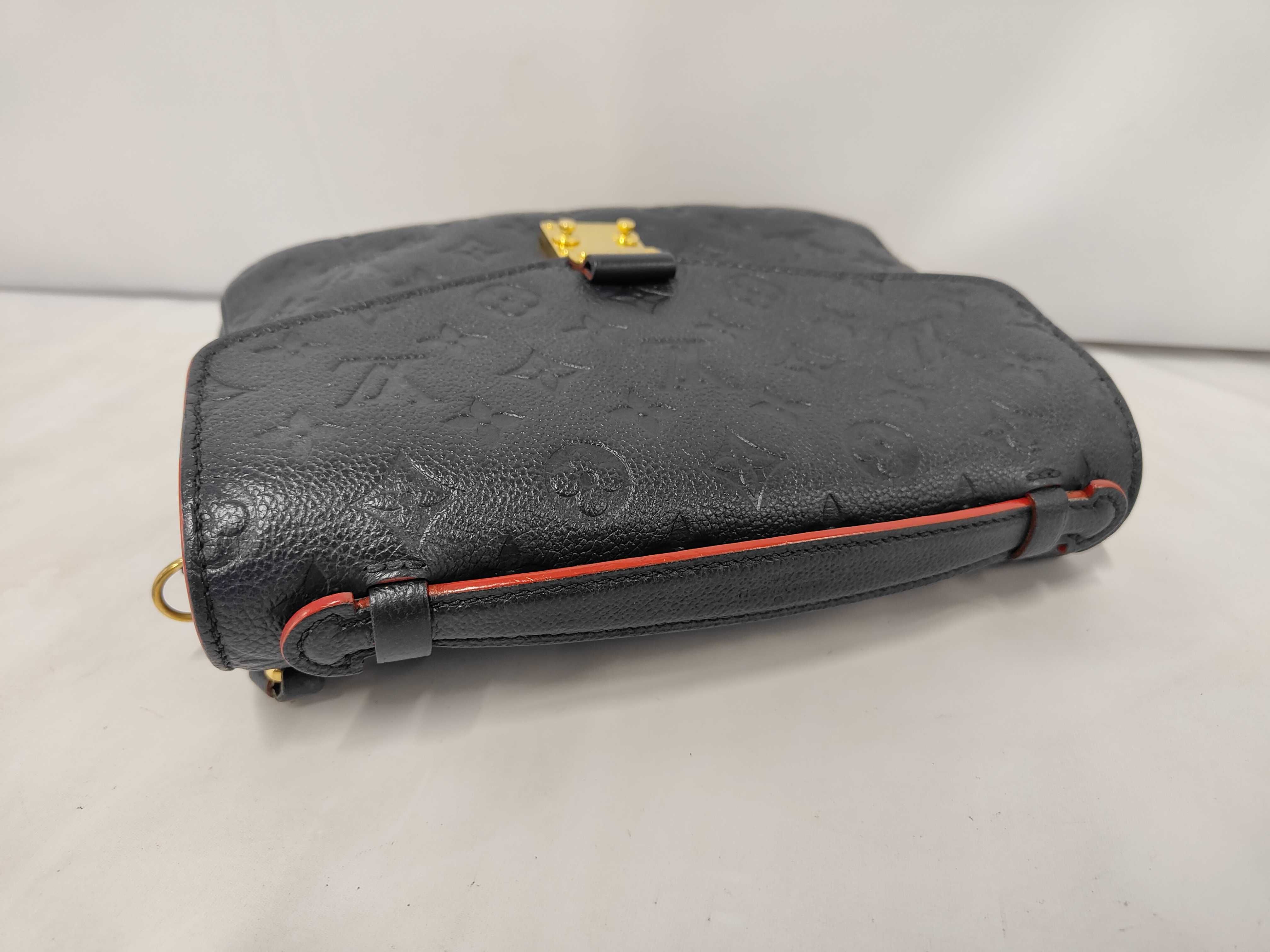 LV Louis Vuitton Messenger Shoulder Bag — view 5