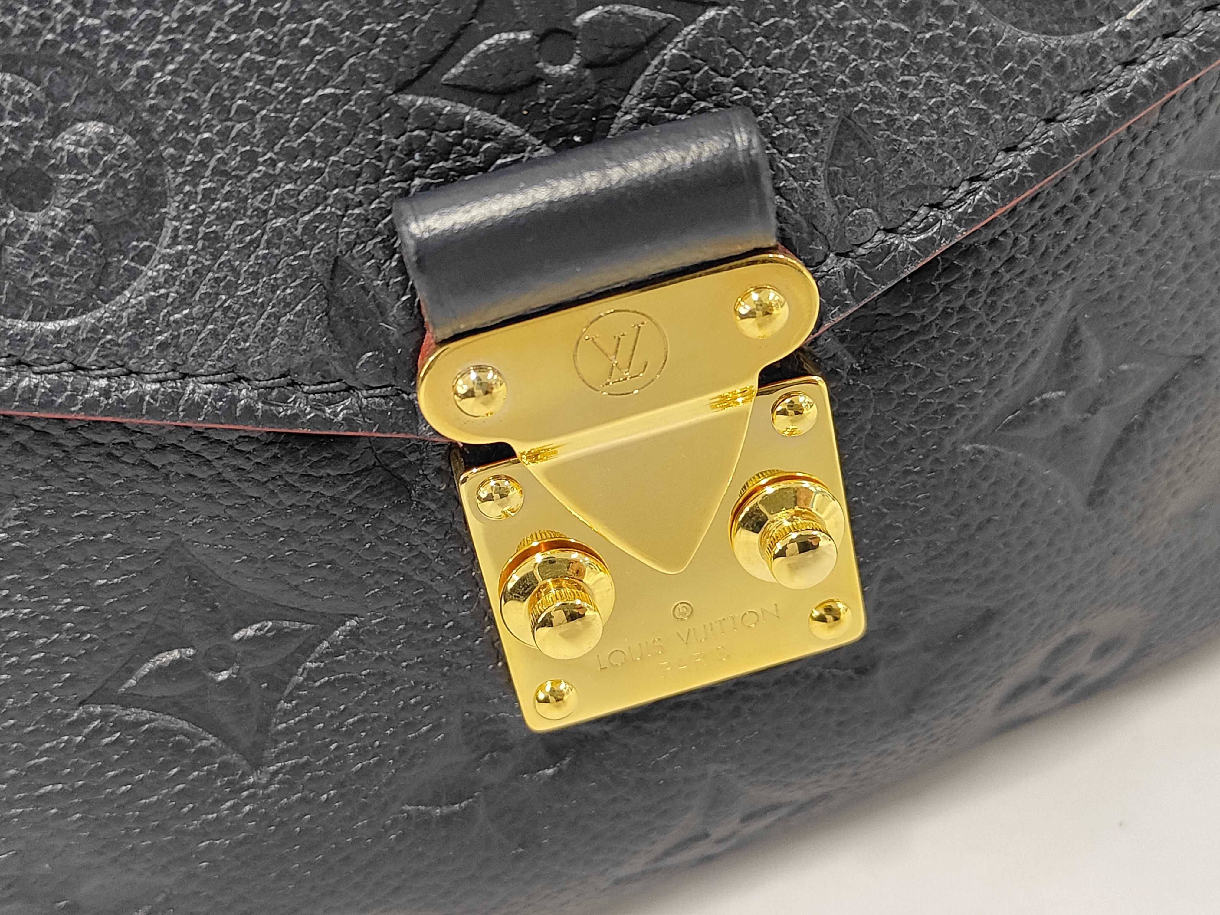 LV Louis Vuitton Messenger Shoulder Bag — view 7