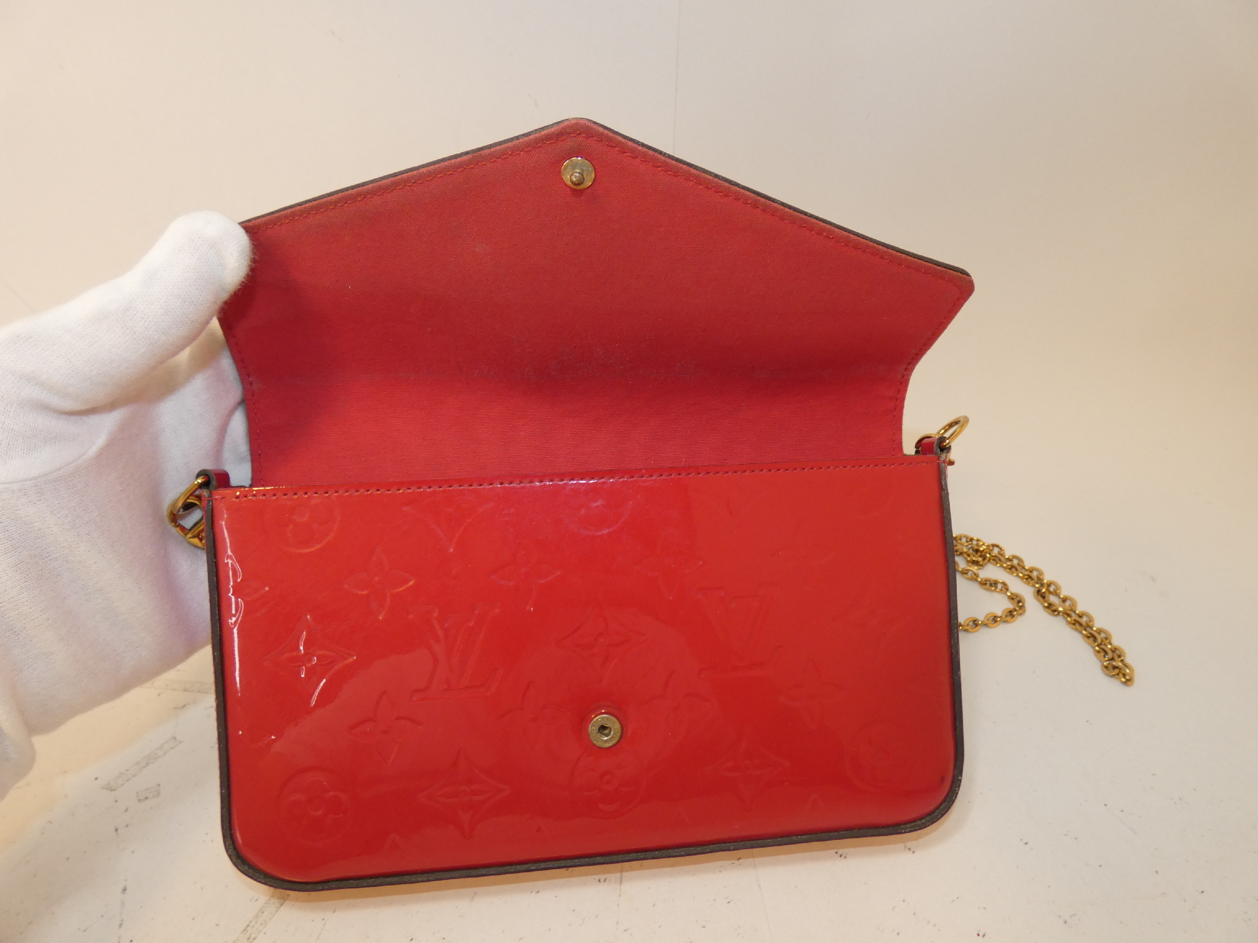 Vernis Monogram Multipochette Chain Shoulder Bag — view 10