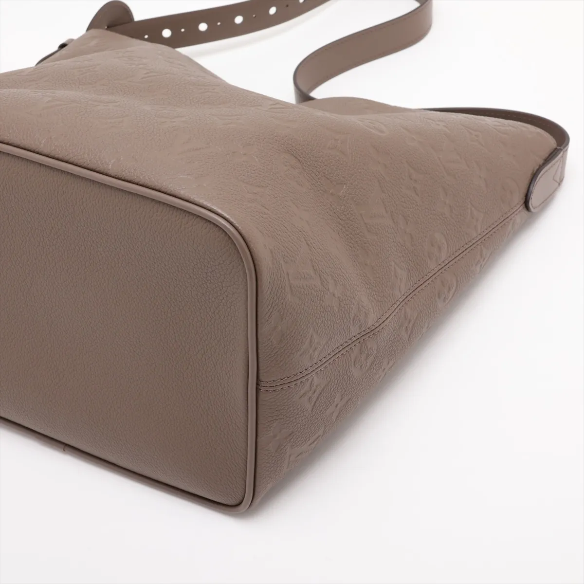 Monogram Empreinte All-in GM M25823 Beige (RFID detected) — view 3