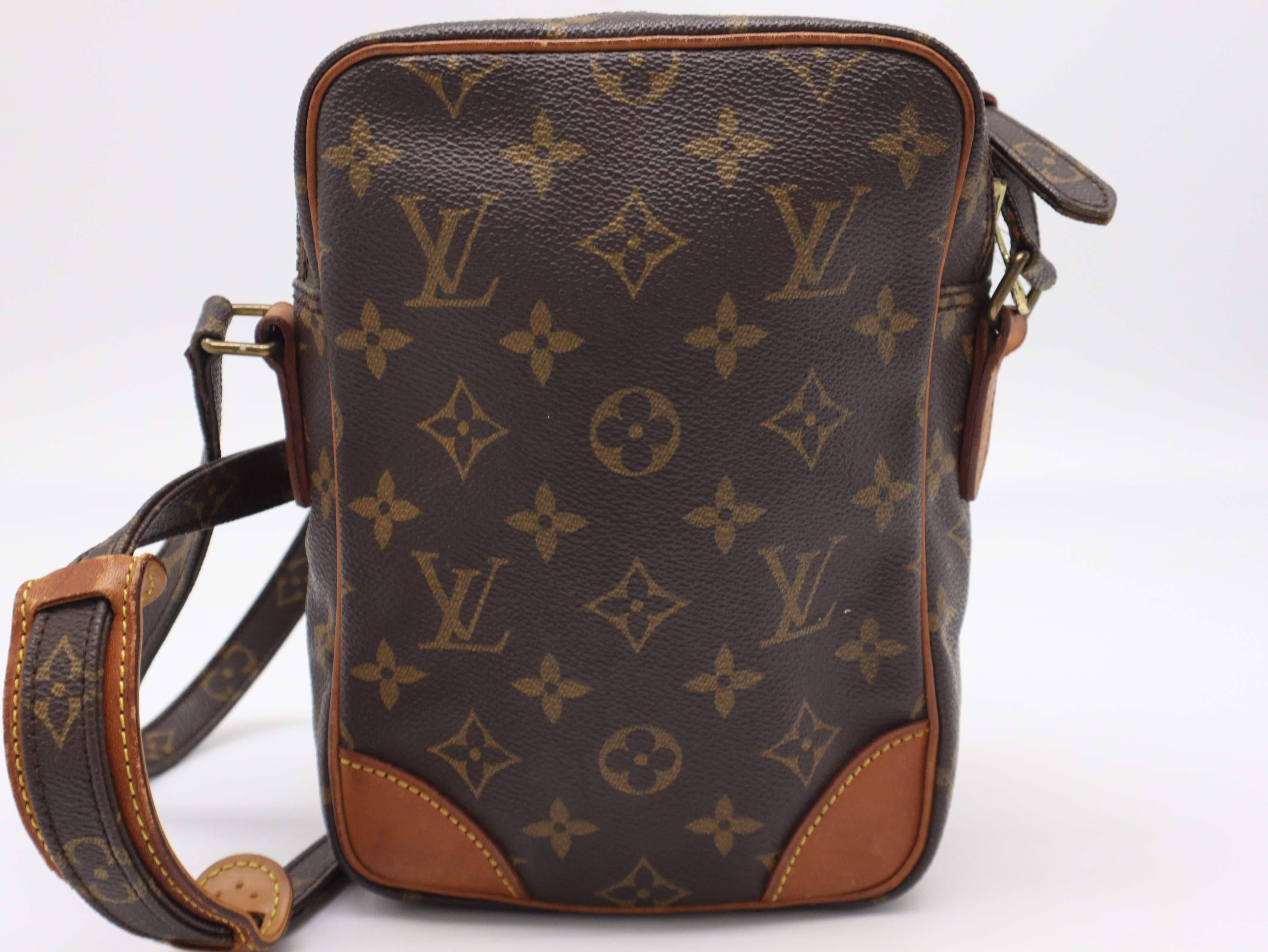 M45236 Monogram Amazon Shoulder Bag — view 2
