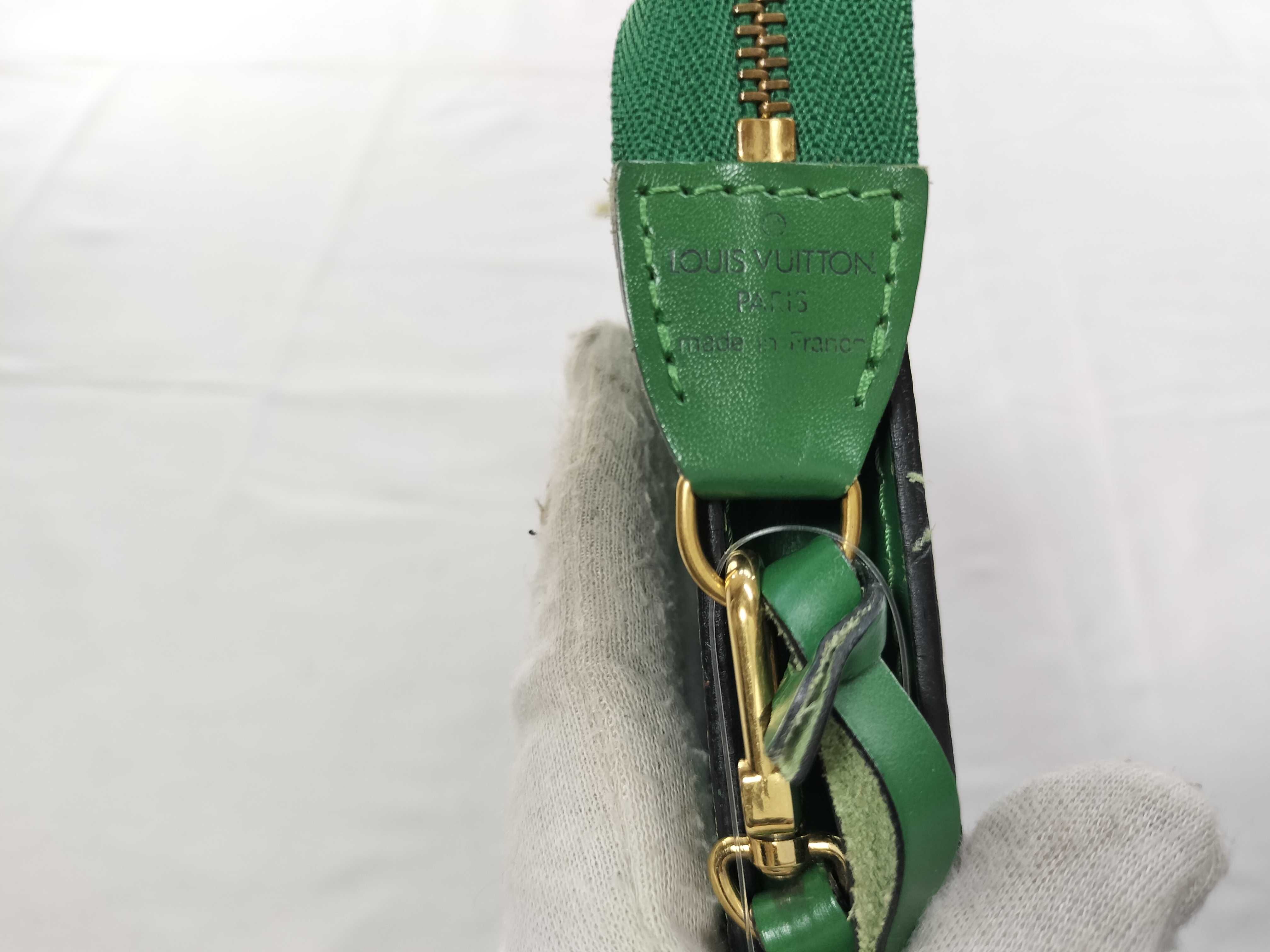 Epi M52944 Pochette Accessoires Borneo Green Pouch — view 11