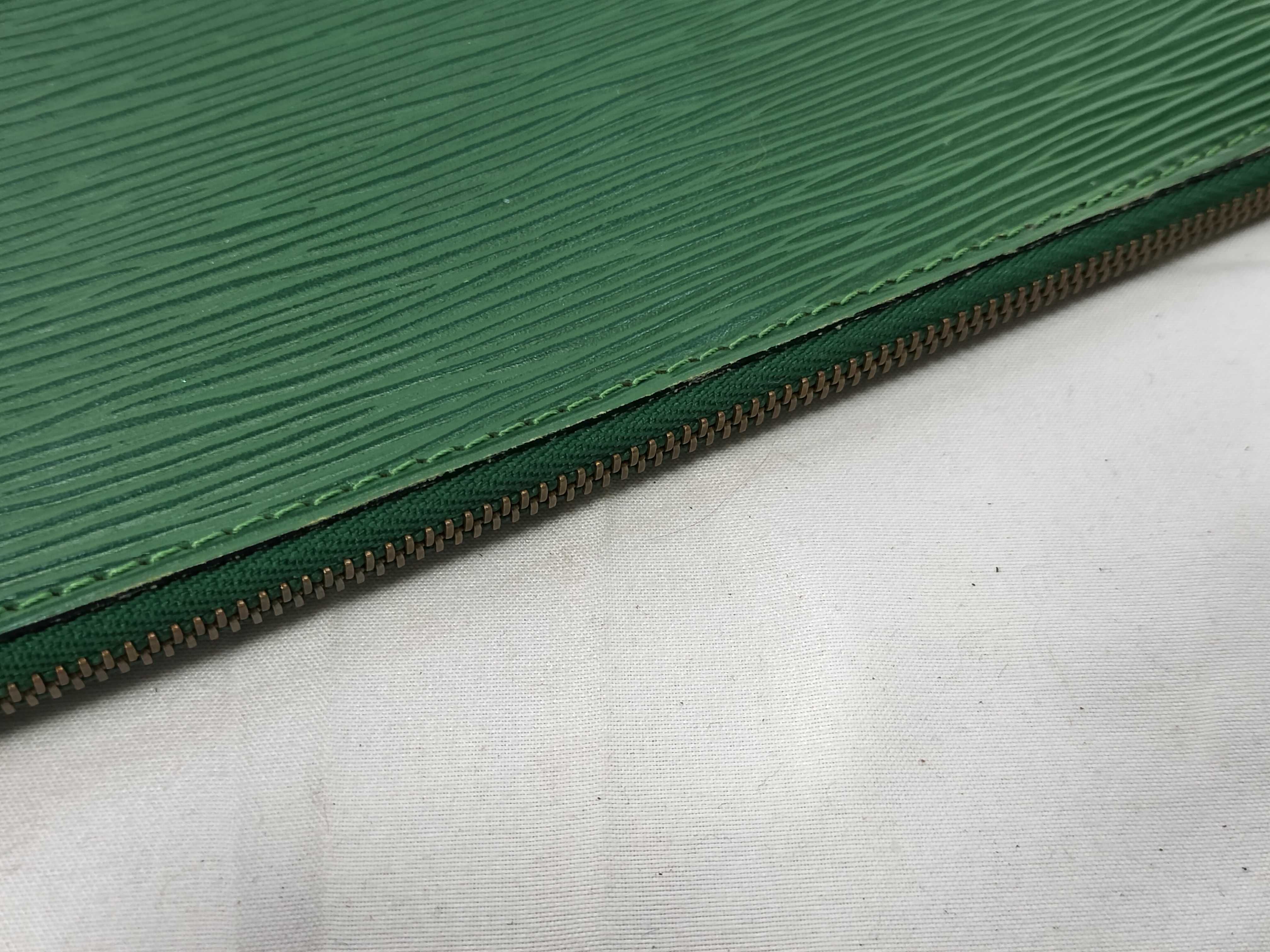 Epi M52944 Pochette Accessoires Borneo Green Pouch — view 5