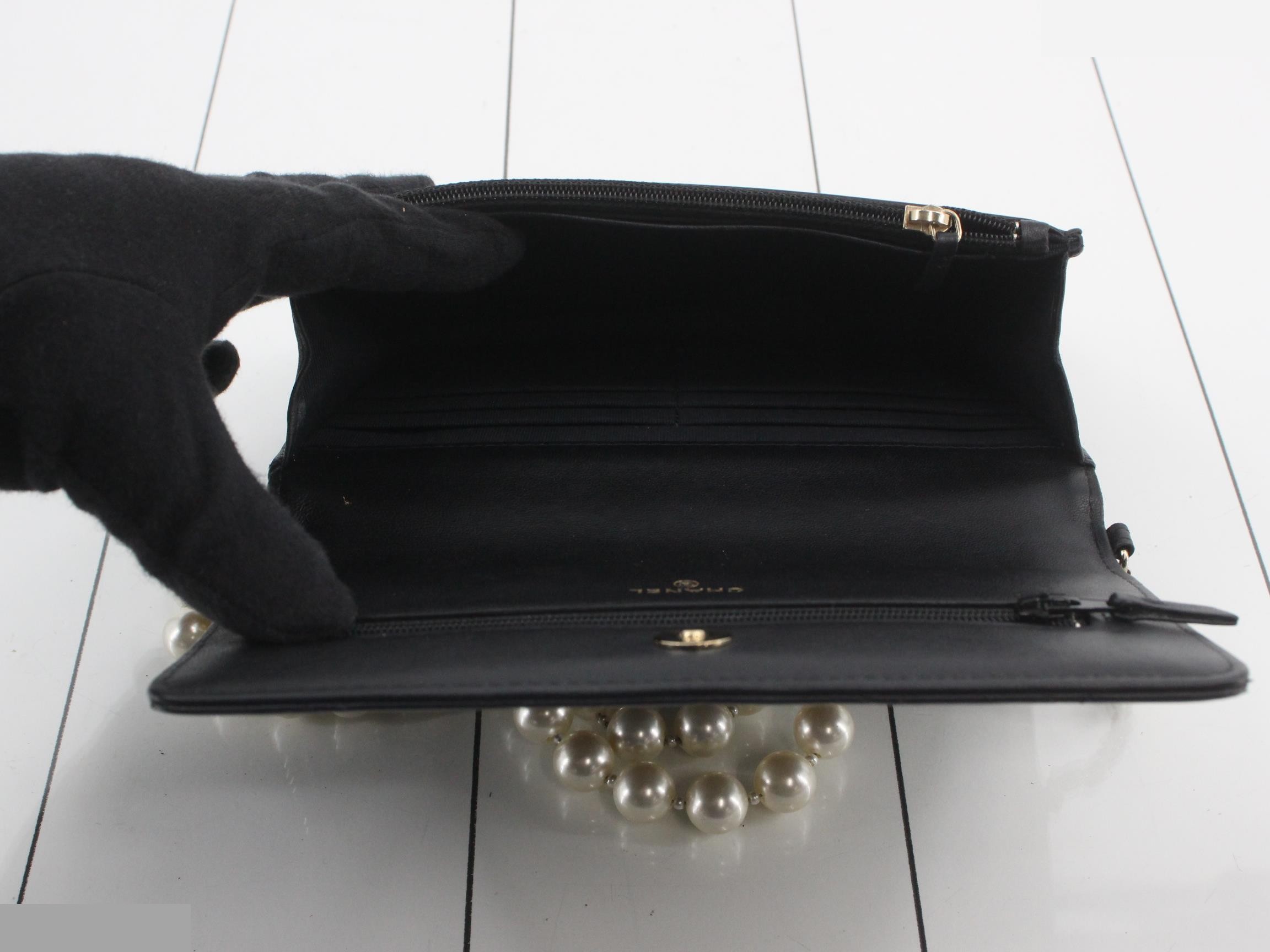 Matelassé Pearl Chain Wallet, Lambskin, Black — view 4