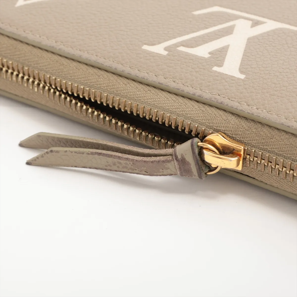 Bicolor Monogram Empreinte Portefeuille Clemence M82478 Khaki Round Zip Wallet (RFID detected) — view 11